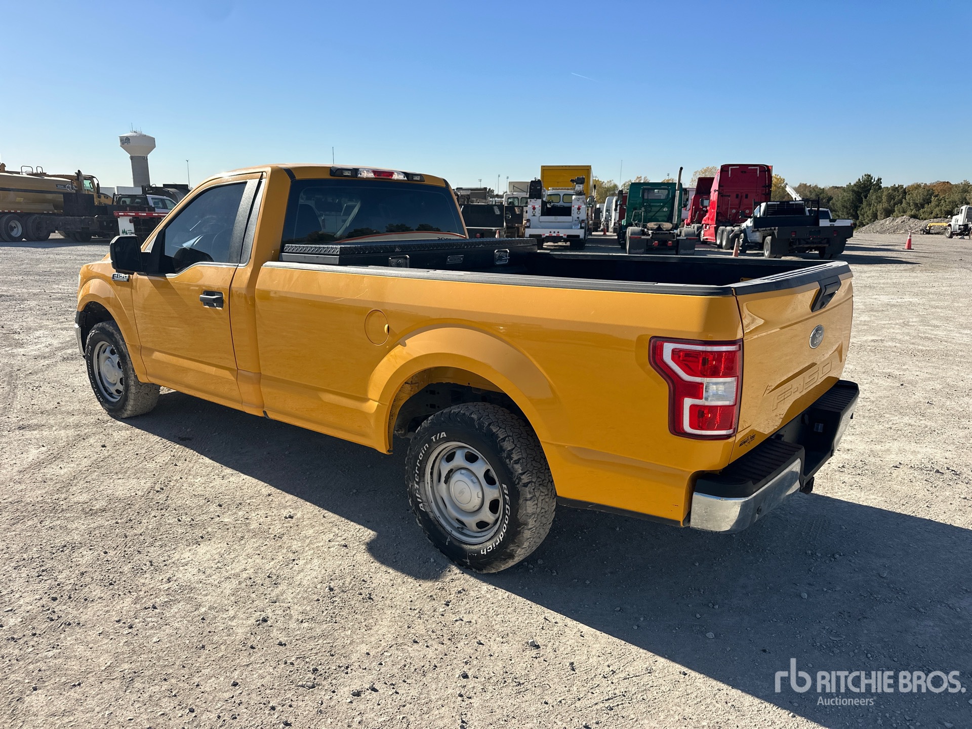 General Appearance with Foto, angolo posteriore sinistro