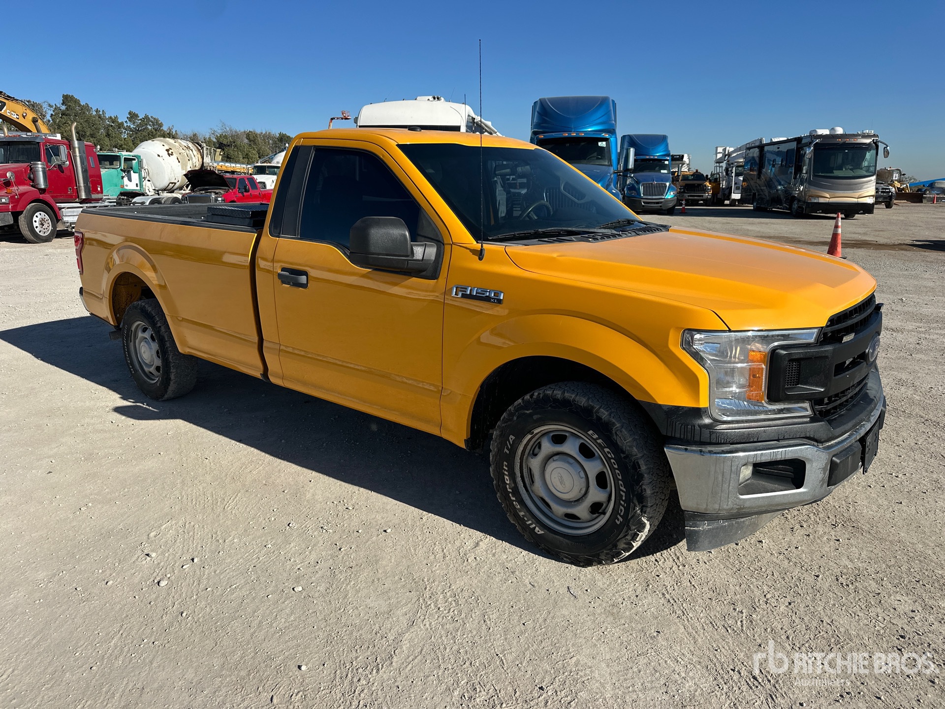 General Appearance with Foto, angolo anteriore destro