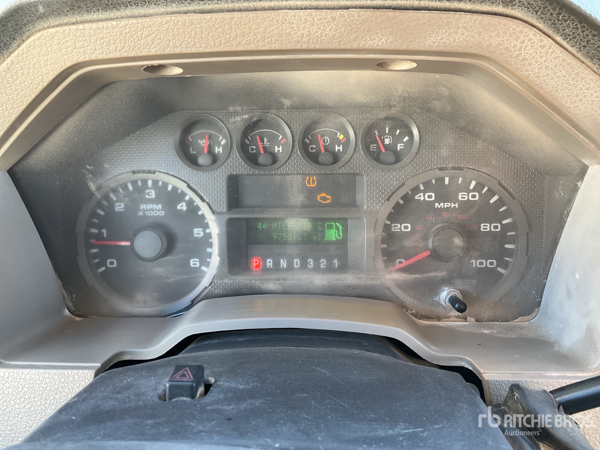 General Appearance with Horímetro / Odómetro