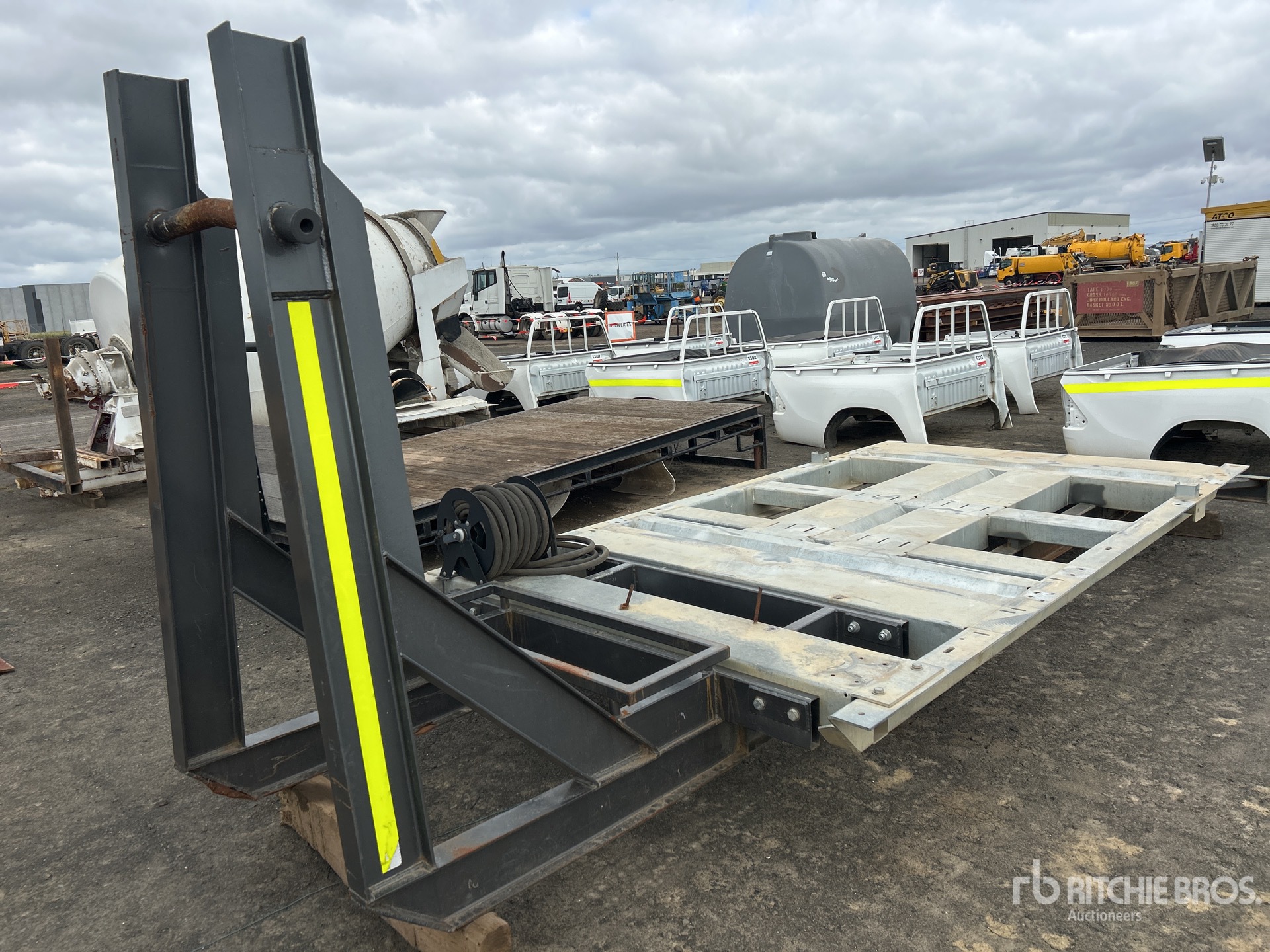 General Appearance with Picture, Right Front Corner