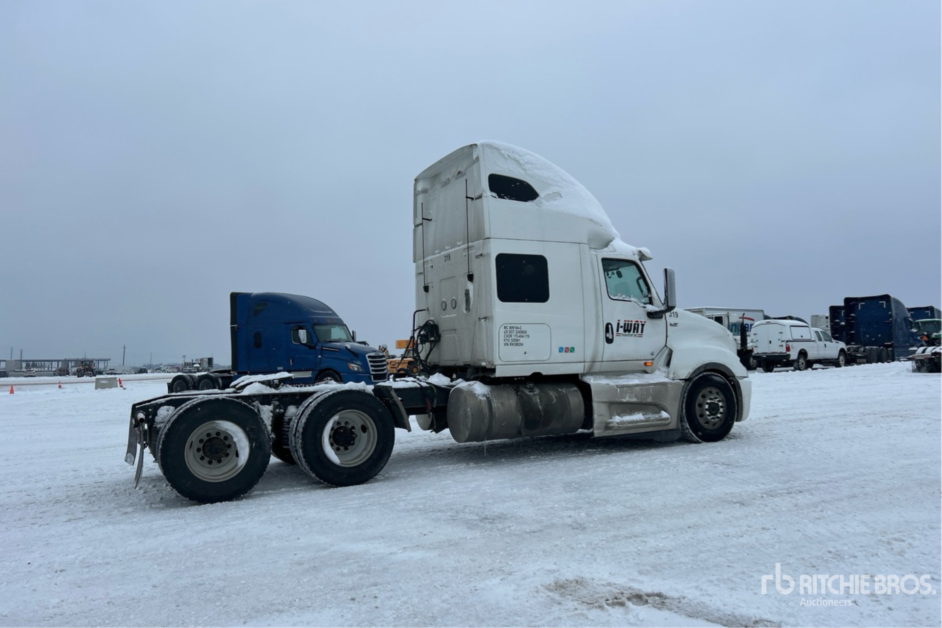 Aspect général with Image, coin arrière droit
