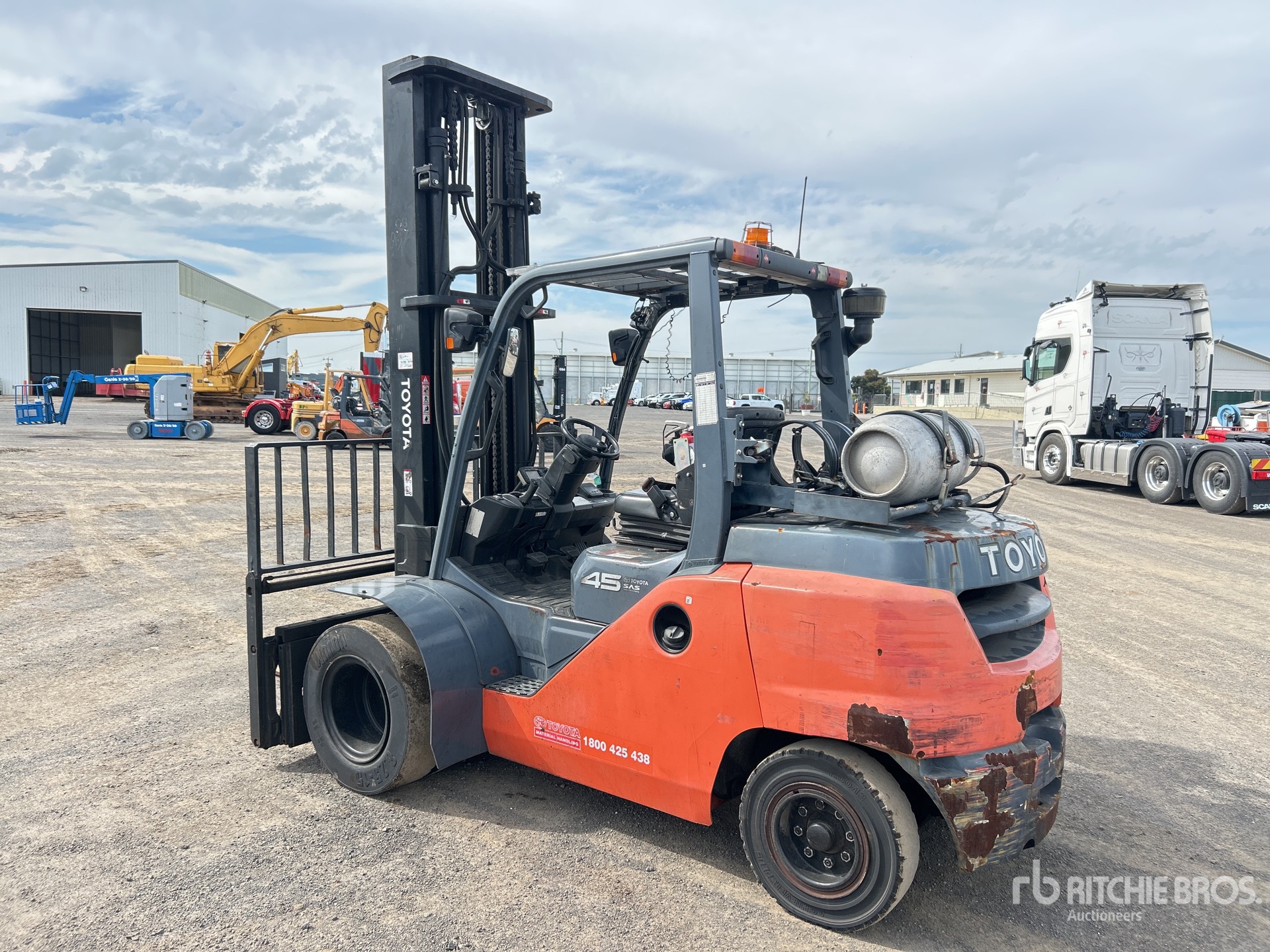 General Appearance with Picture, Left Rear Corner