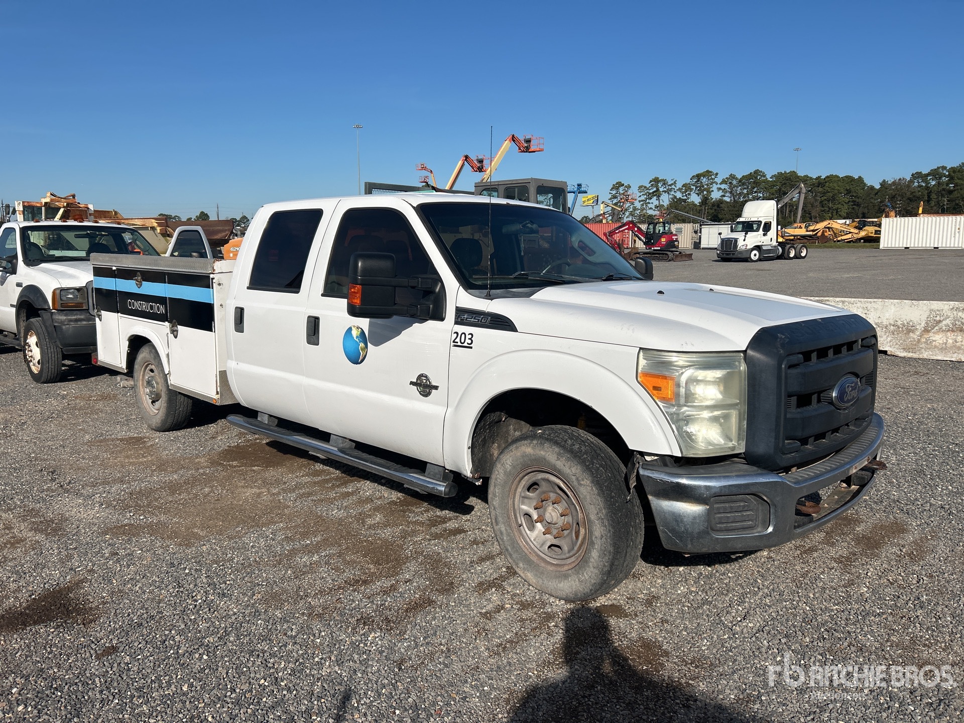 General Appearance with Picture, Right Front Corner