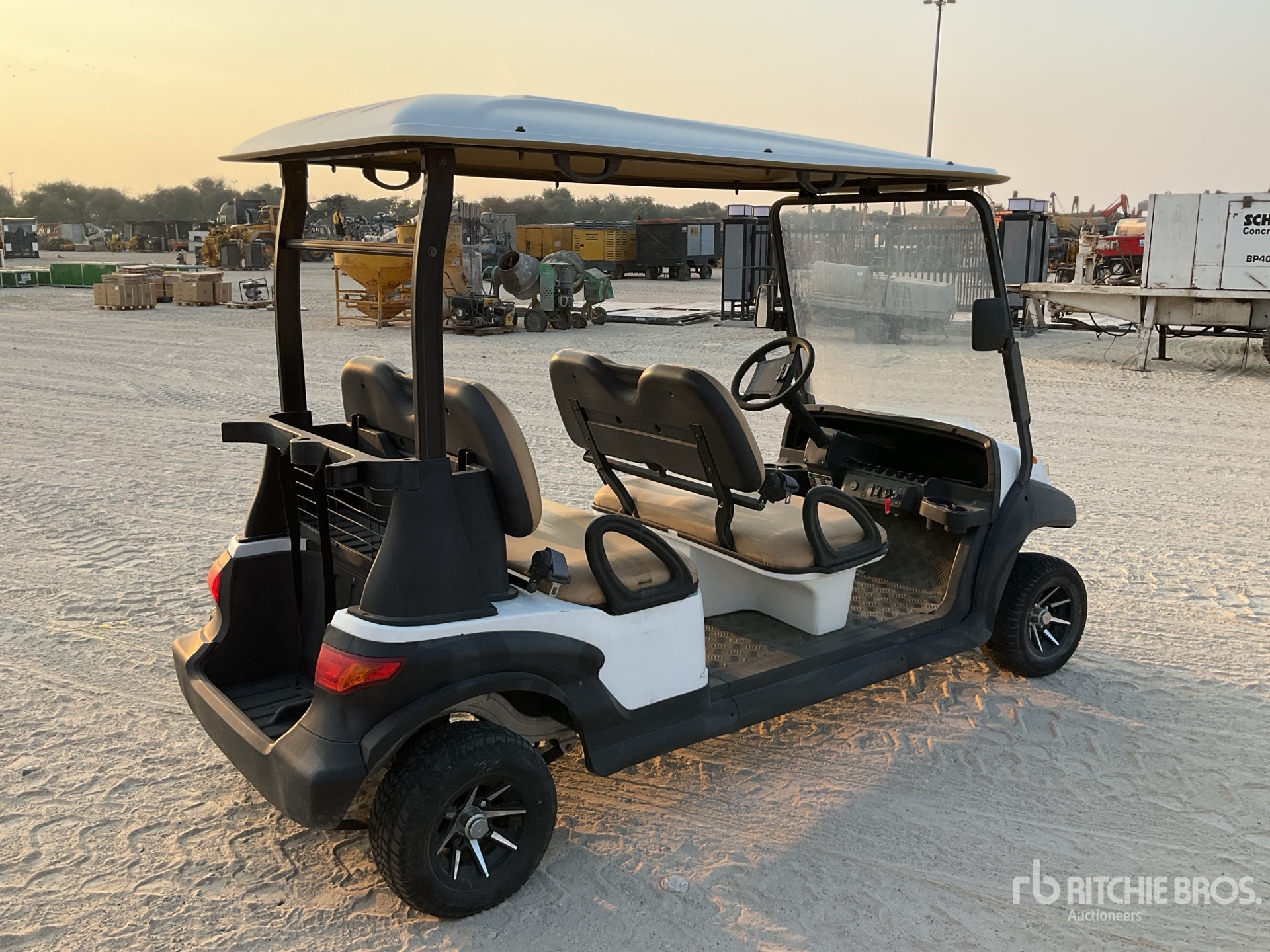 General Appearance with Bild, Ecke hinten rechts