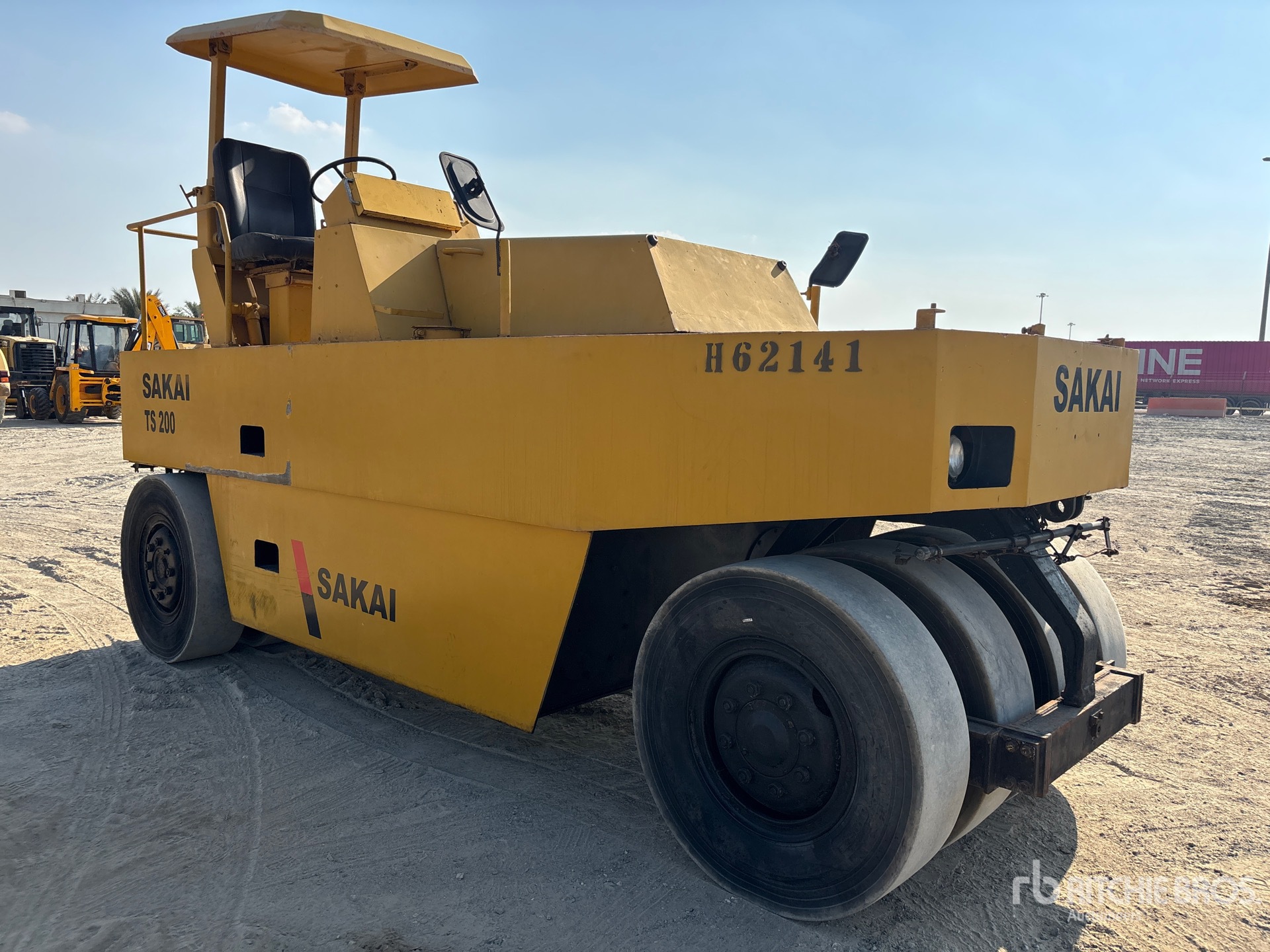 Aspect général with Image, coin avant droit