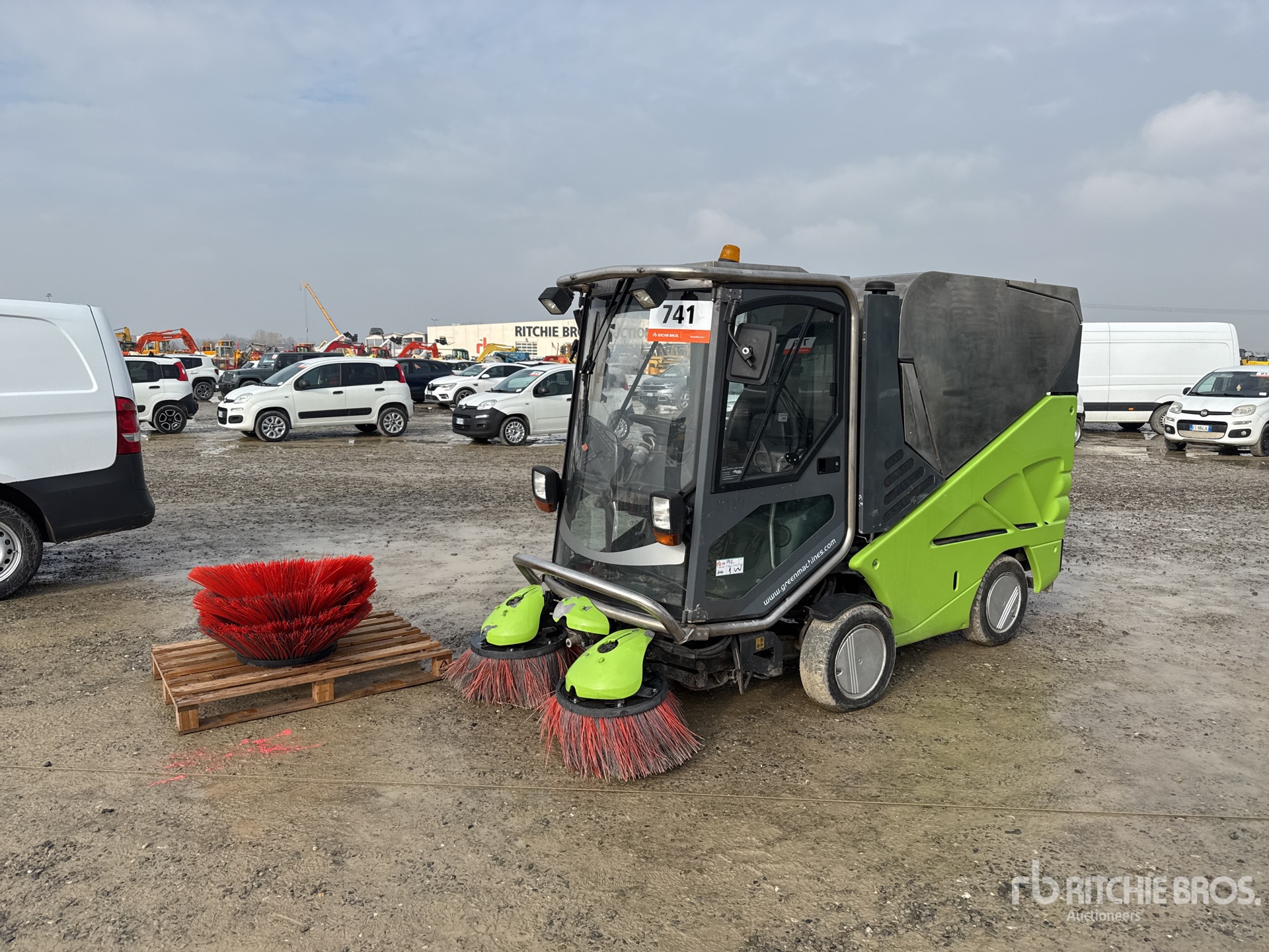 General Appearance with Picture, Left Front Corner