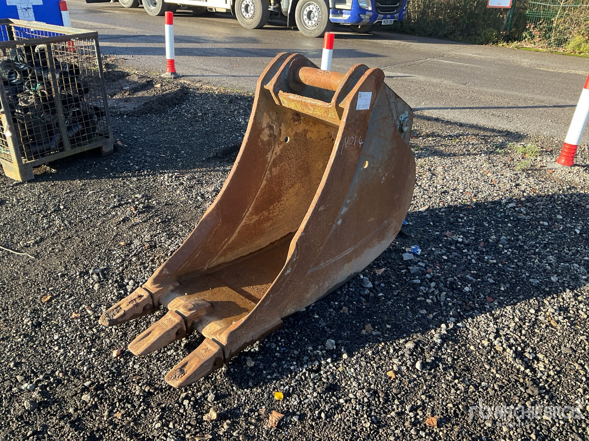 General Appearance with Picture, Left Front Corner