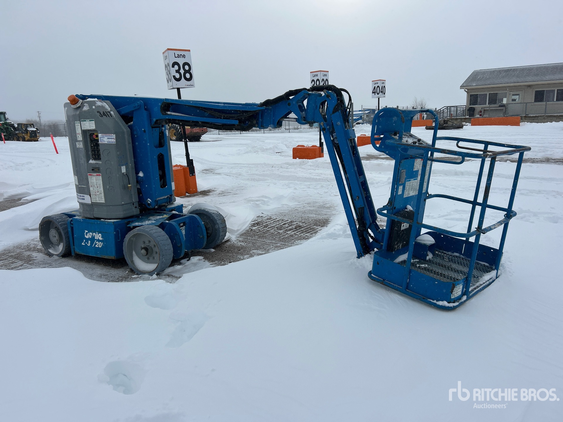 General Appearance with Picture, Right Front Corner