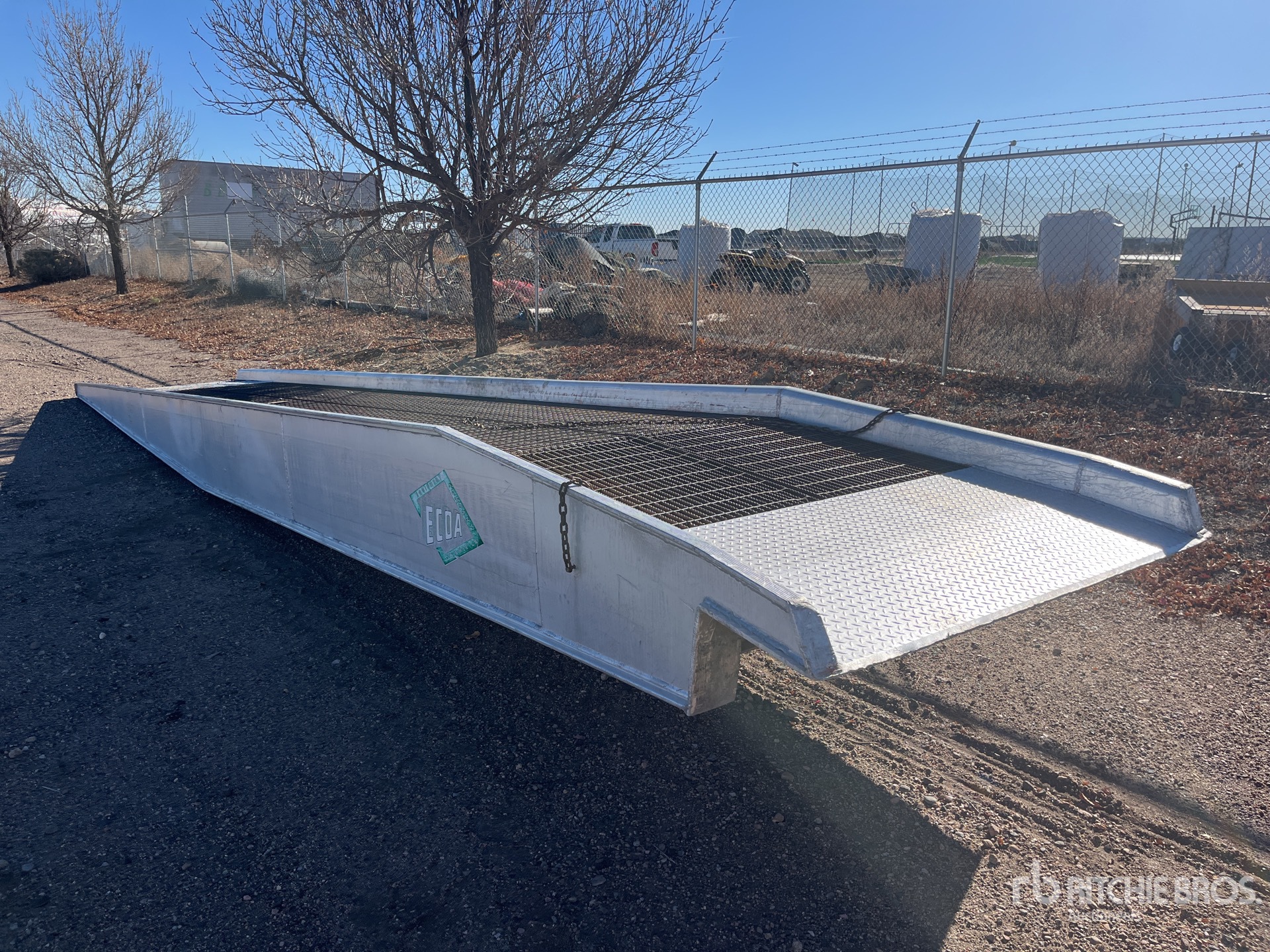 General Appearance with Bild, Ecke vorne rechts