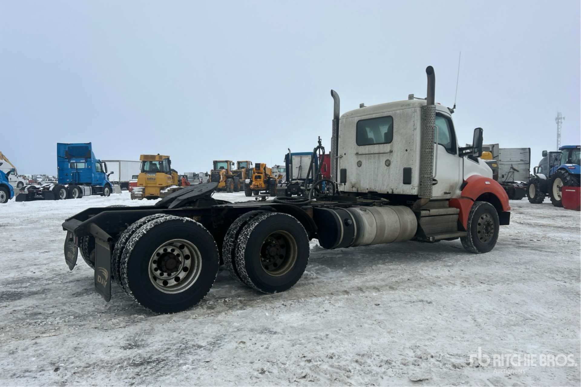 General Appearance with Foto, angolo anteriore sinistro