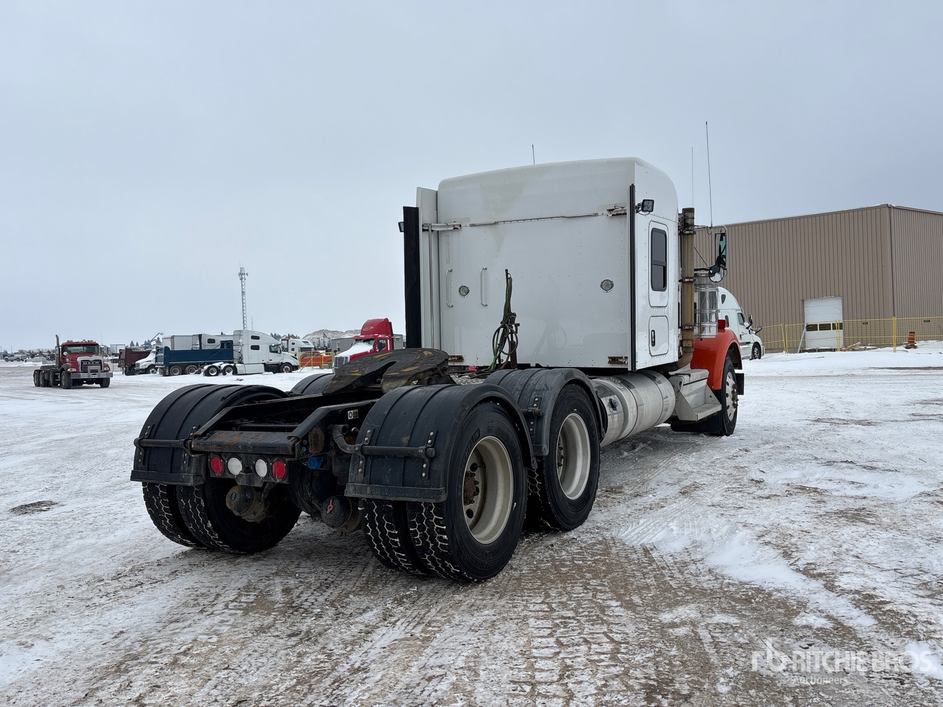 Aspect général with Image, coin arrière droit