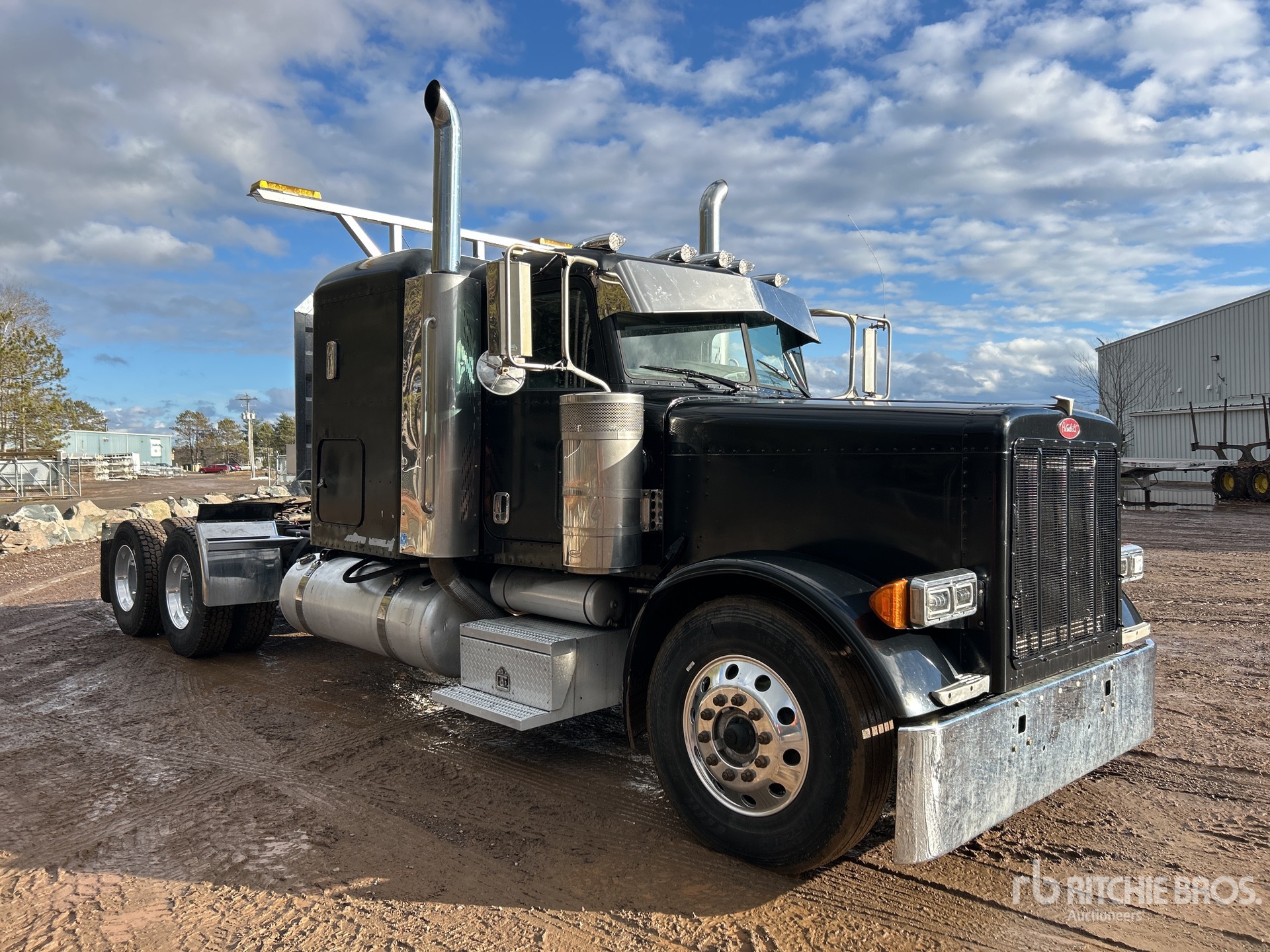 General Appearance with Image, coin avant droit