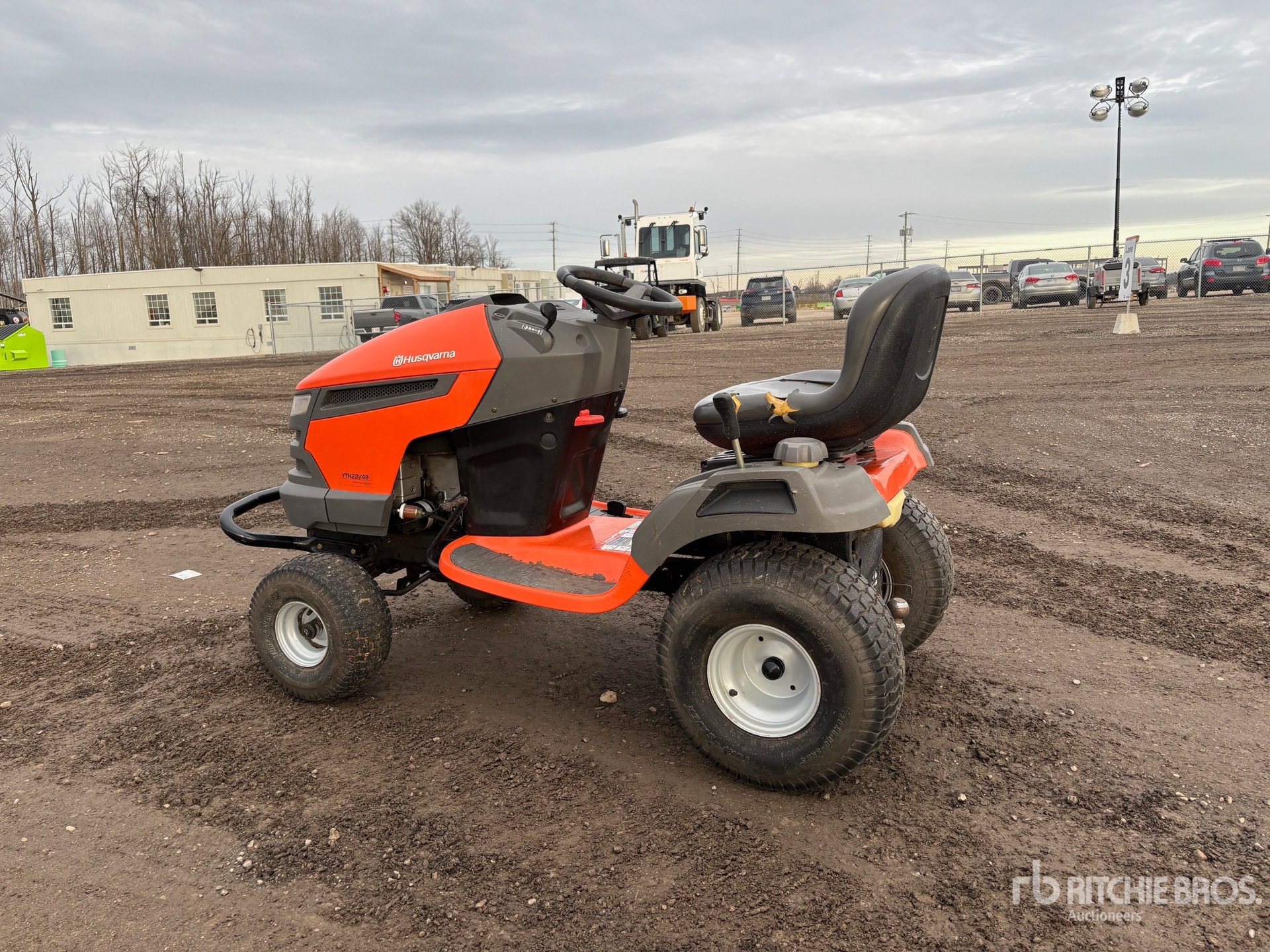 General Appearance with Foto, angolo posteriore sinistro