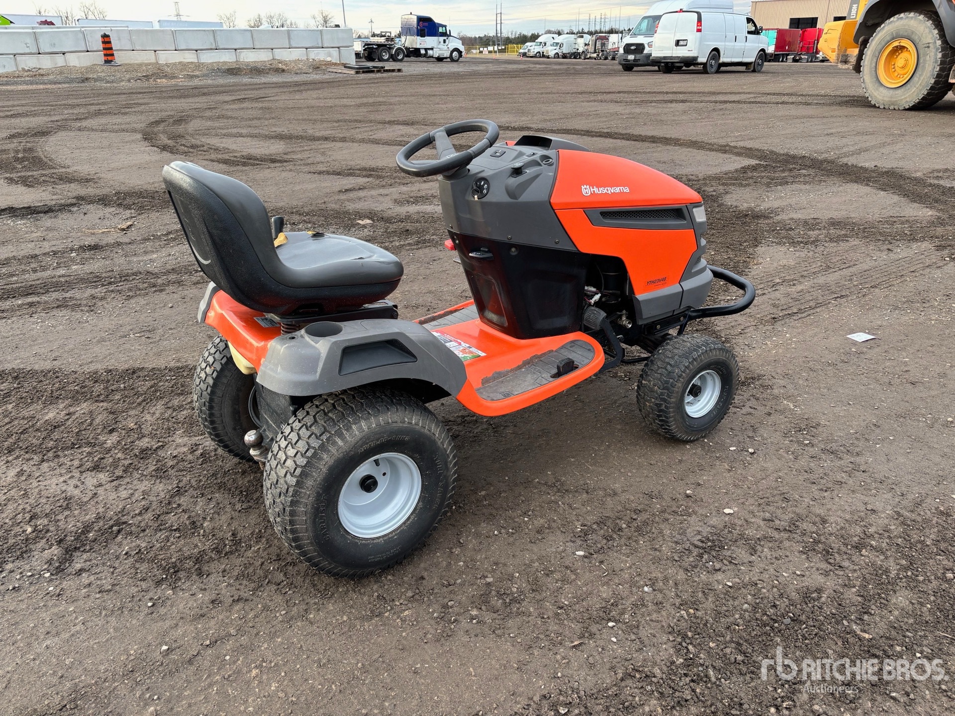 General Appearance with Foto, angolo anteriore sinistro