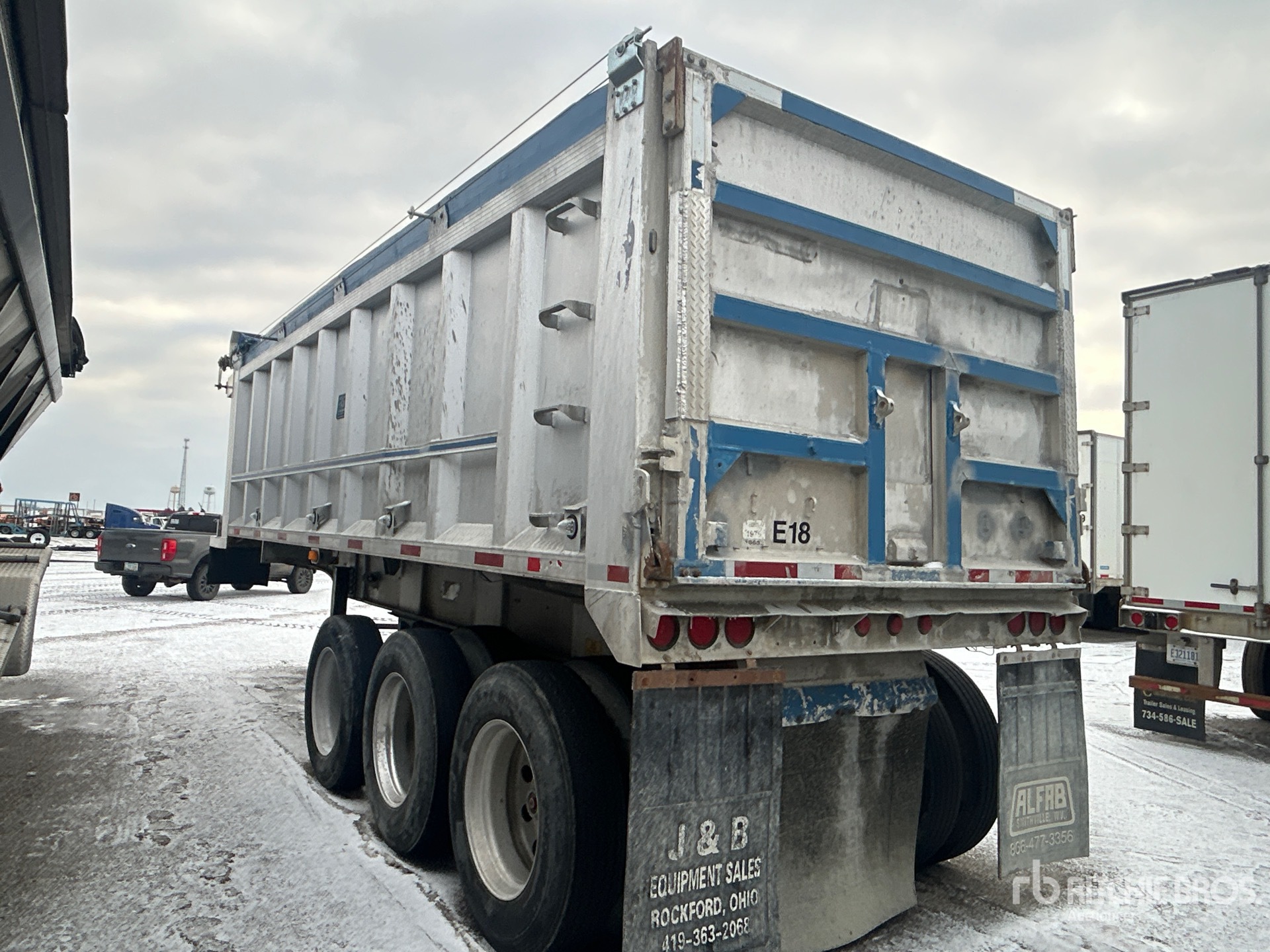 Aspect général with Image, coin arrière gauche