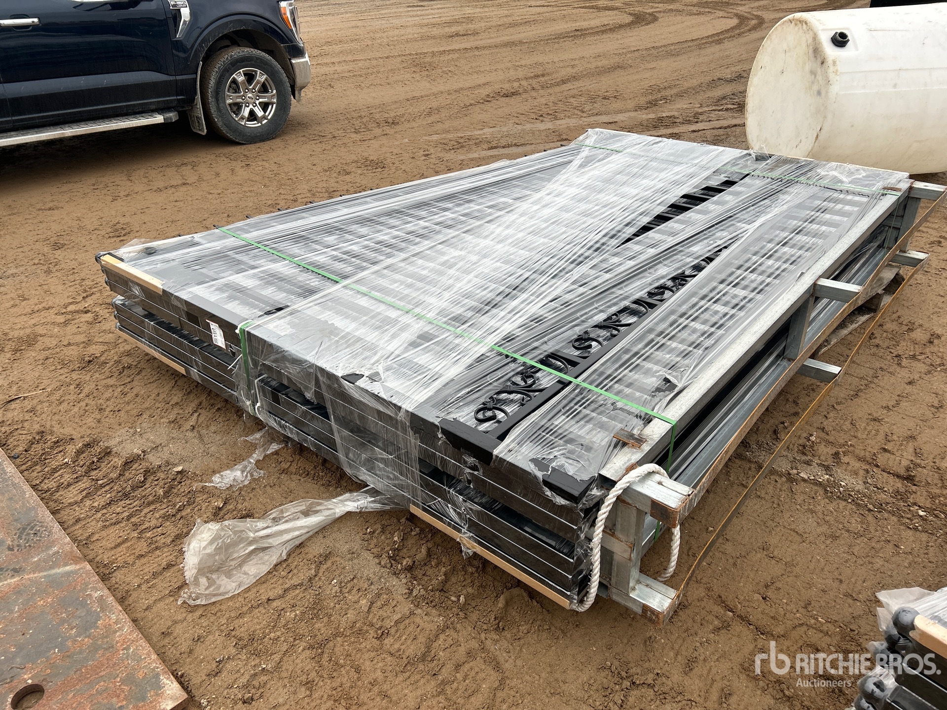 General Appearance with Foto, angolo anteriore sinistro