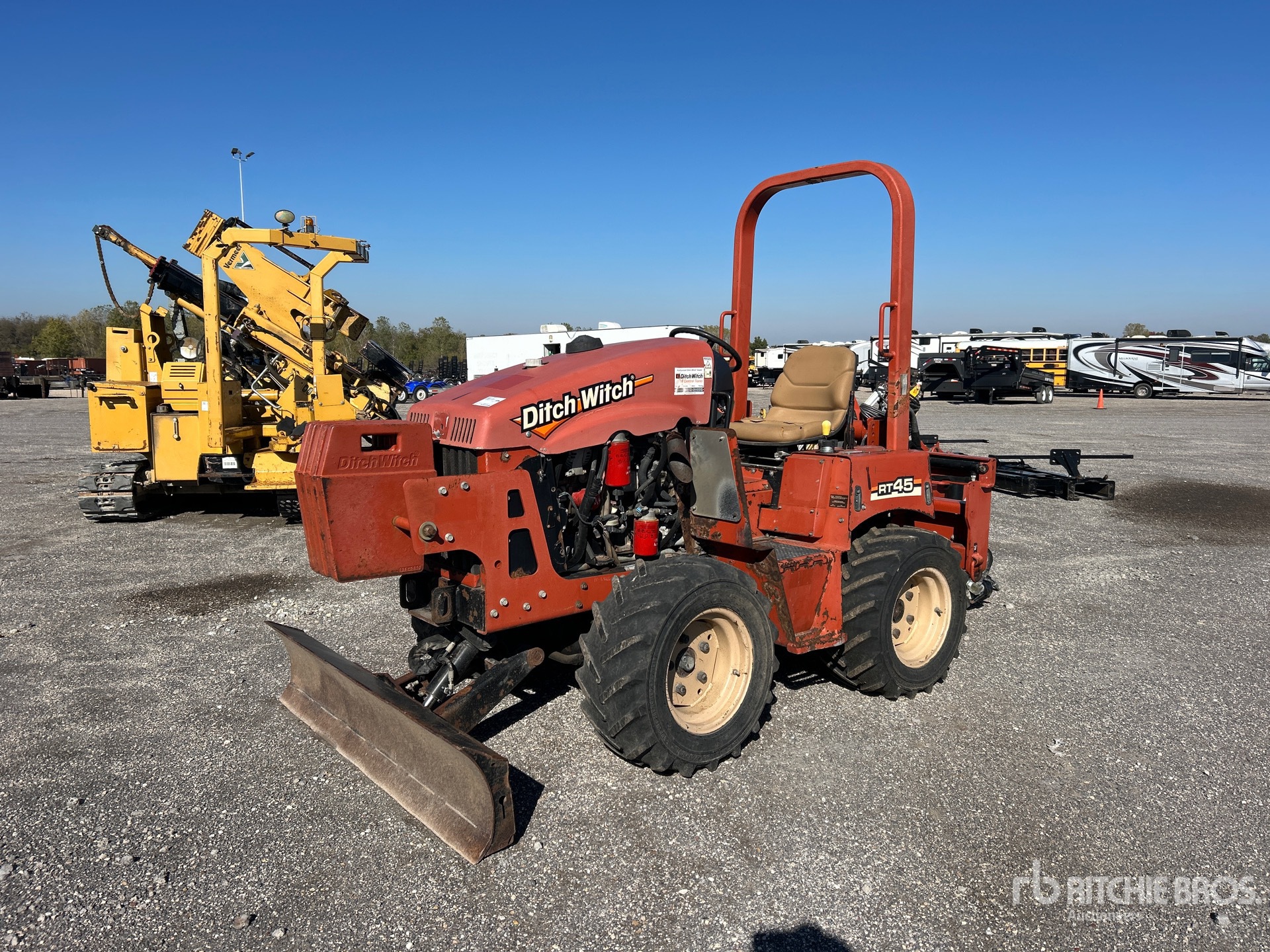 General Appearance with Foto, angolo anteriore sinistro