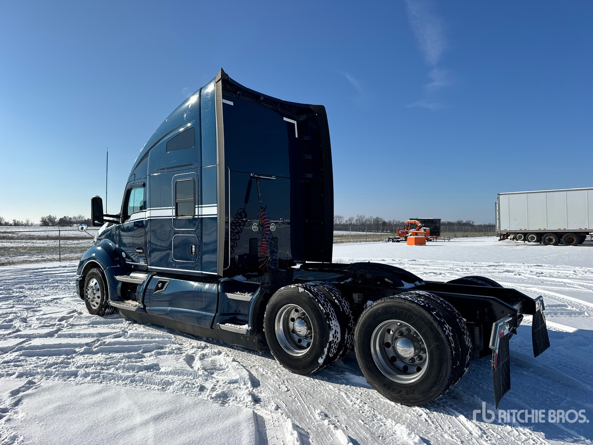 Aspect général with Image, coin arrière gauche