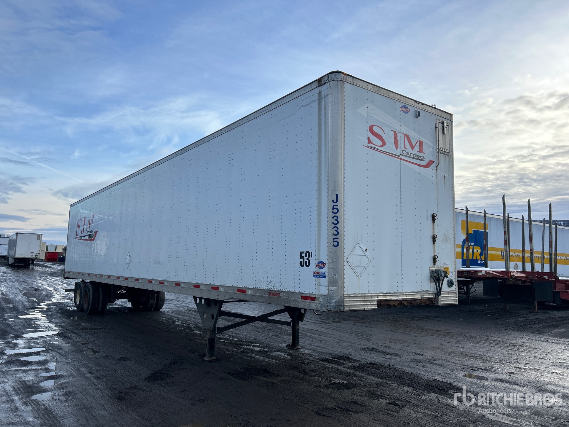 General Appearance with Bild, Ecke vorne rechts