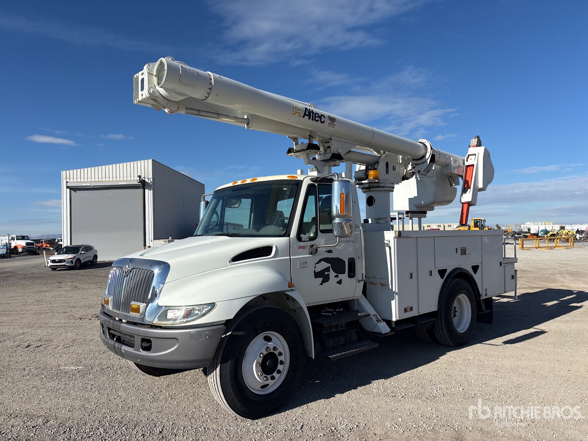 General Appearance with Featured Photo