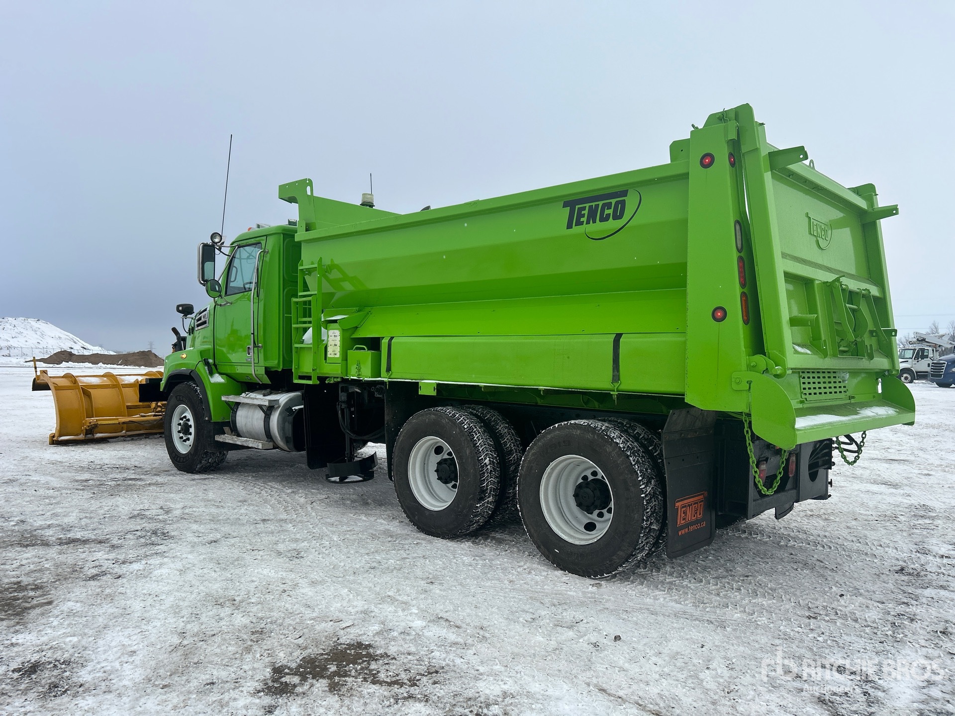 General Appearance with Foto, angolo posteriore sinistro