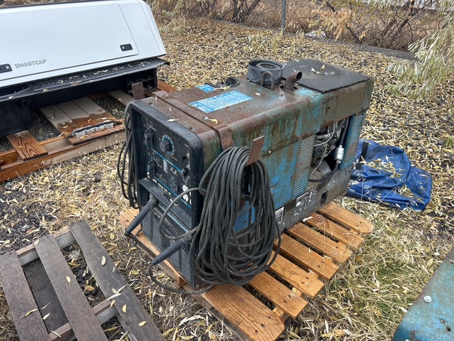 Miller Skid-Mounted Engine Driven Welder (Inoperable) Miller Skid-Mounted Engine Driven Welder (Inoperable)