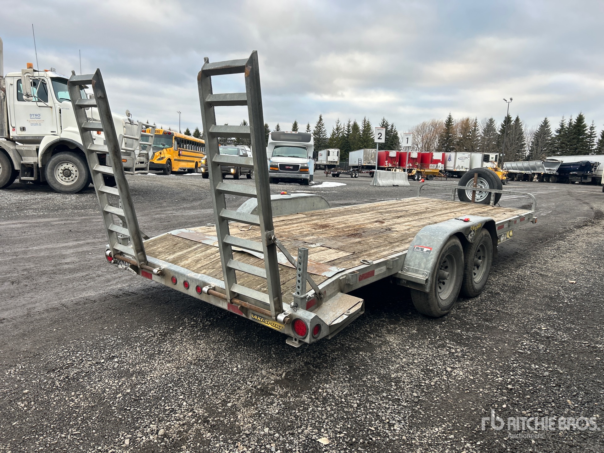 General Appearance with Bild, Ecke hinten rechts