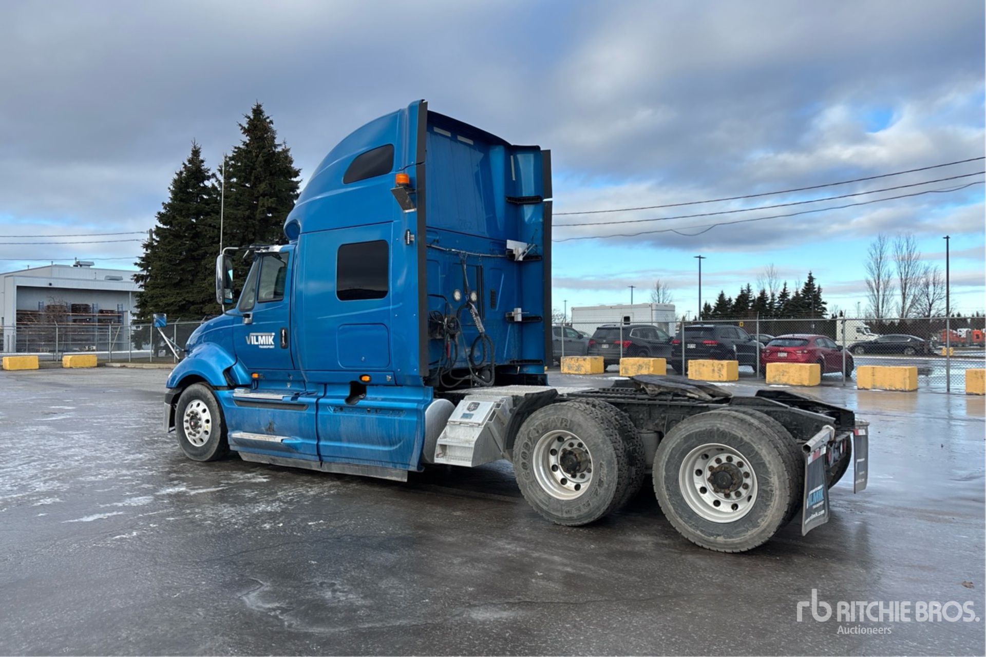 General Appearance with Picture, Left Rear Corner