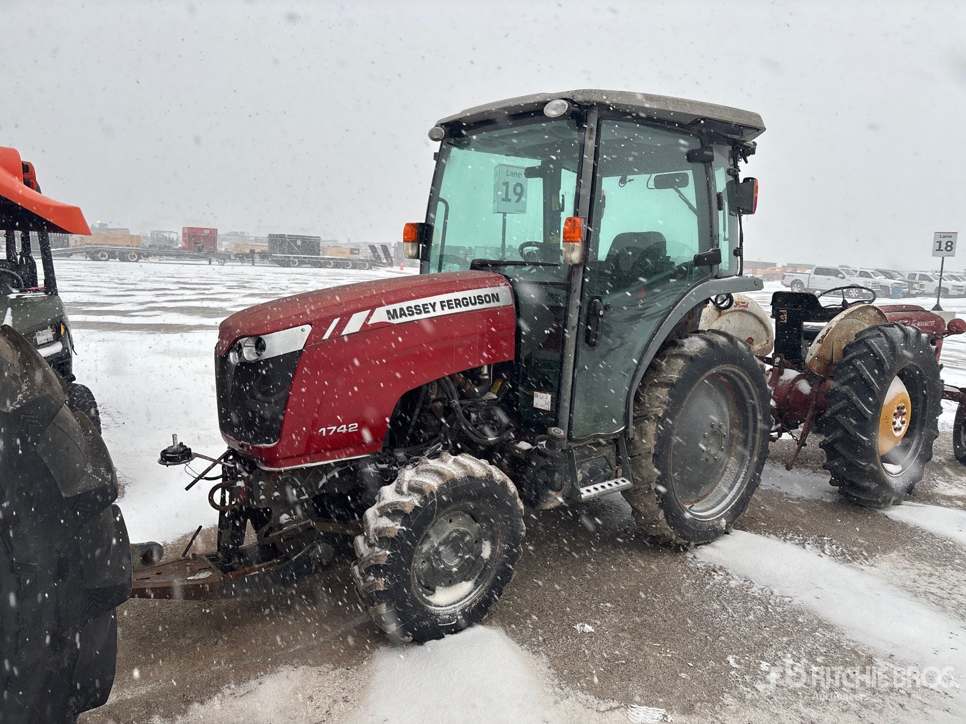 General Appearance with Featured Photo