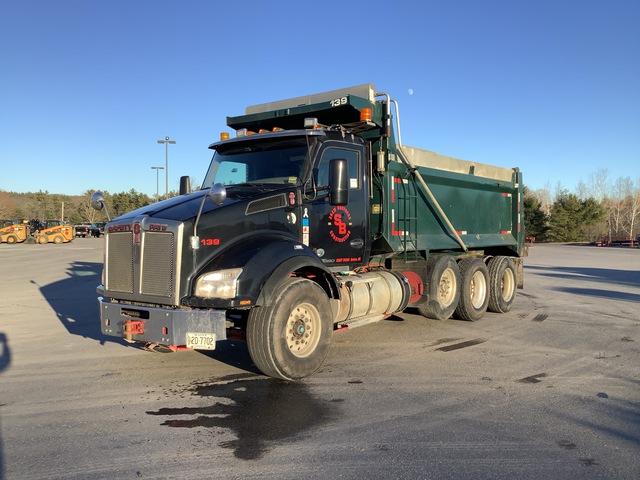 2015 Kenworth T880 8x4 Tri/A Dump Truck