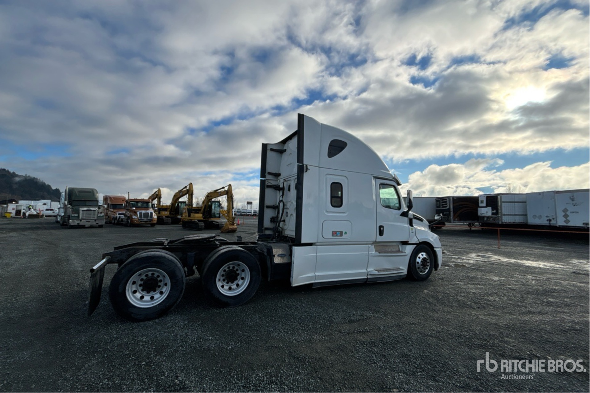 Aspect général with Image, coin arrière droit