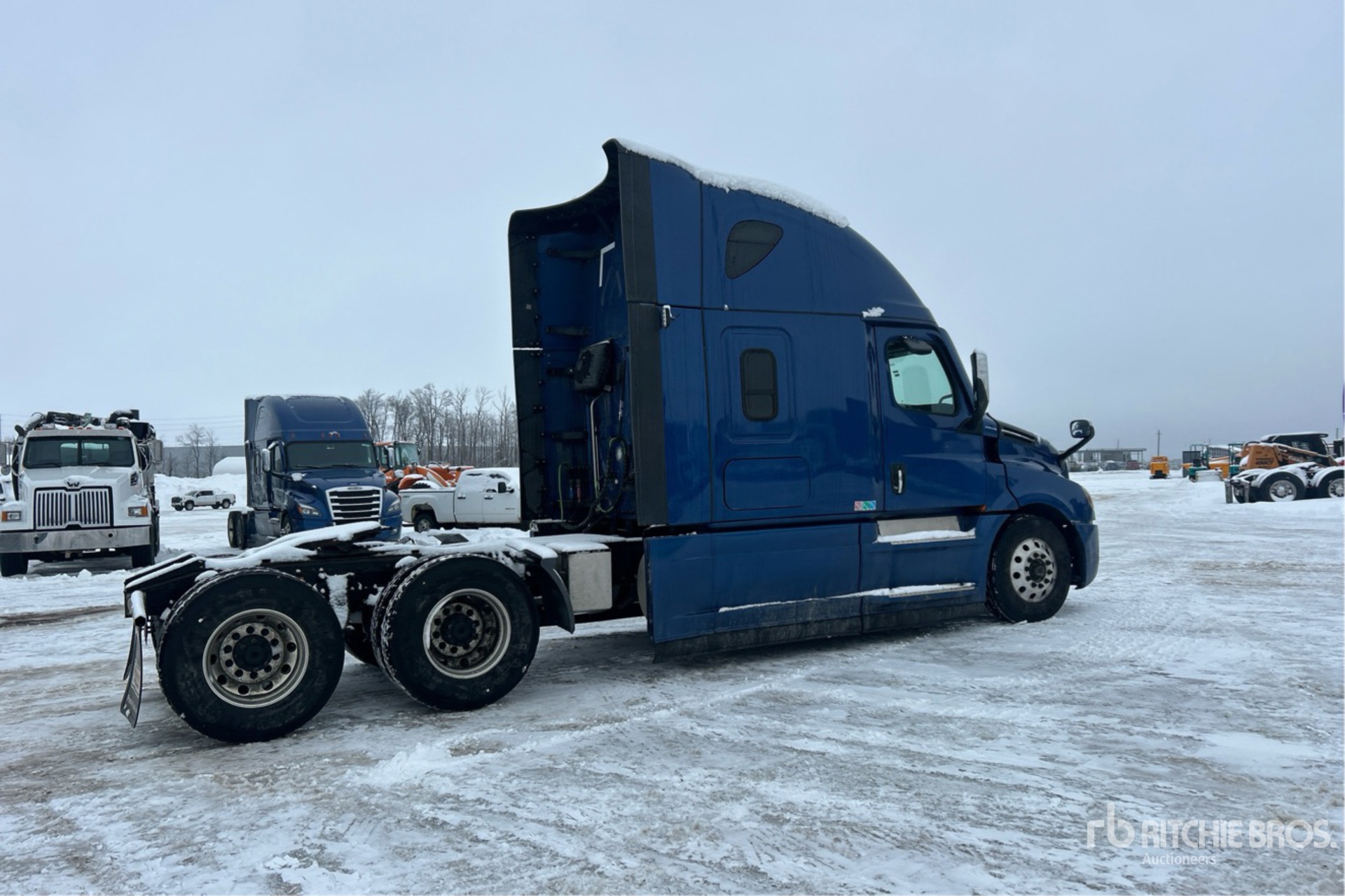 General Appearance with Imagen: esquina trasera derecha