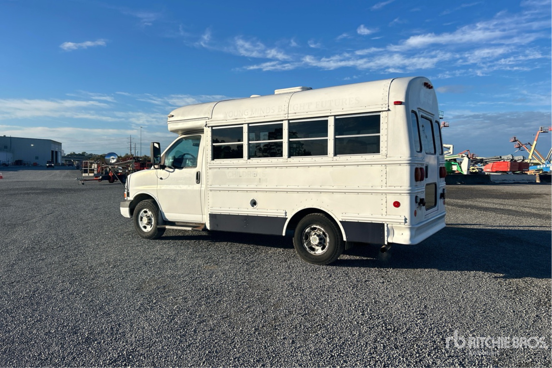 General Appearance with Foto, angolo posteriore sinistro