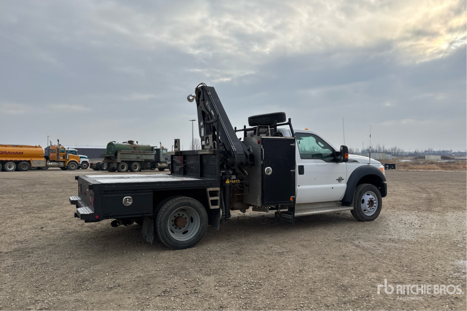 General Appearance with Imagen: esquina trasera derecha