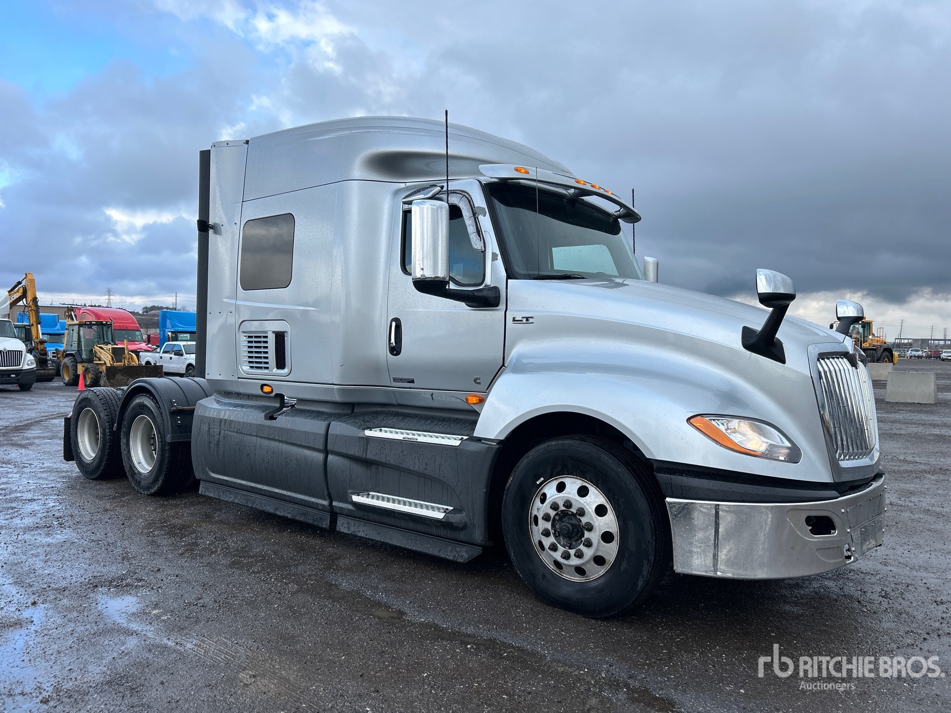 General Appearance with Picture, Right Front Corner