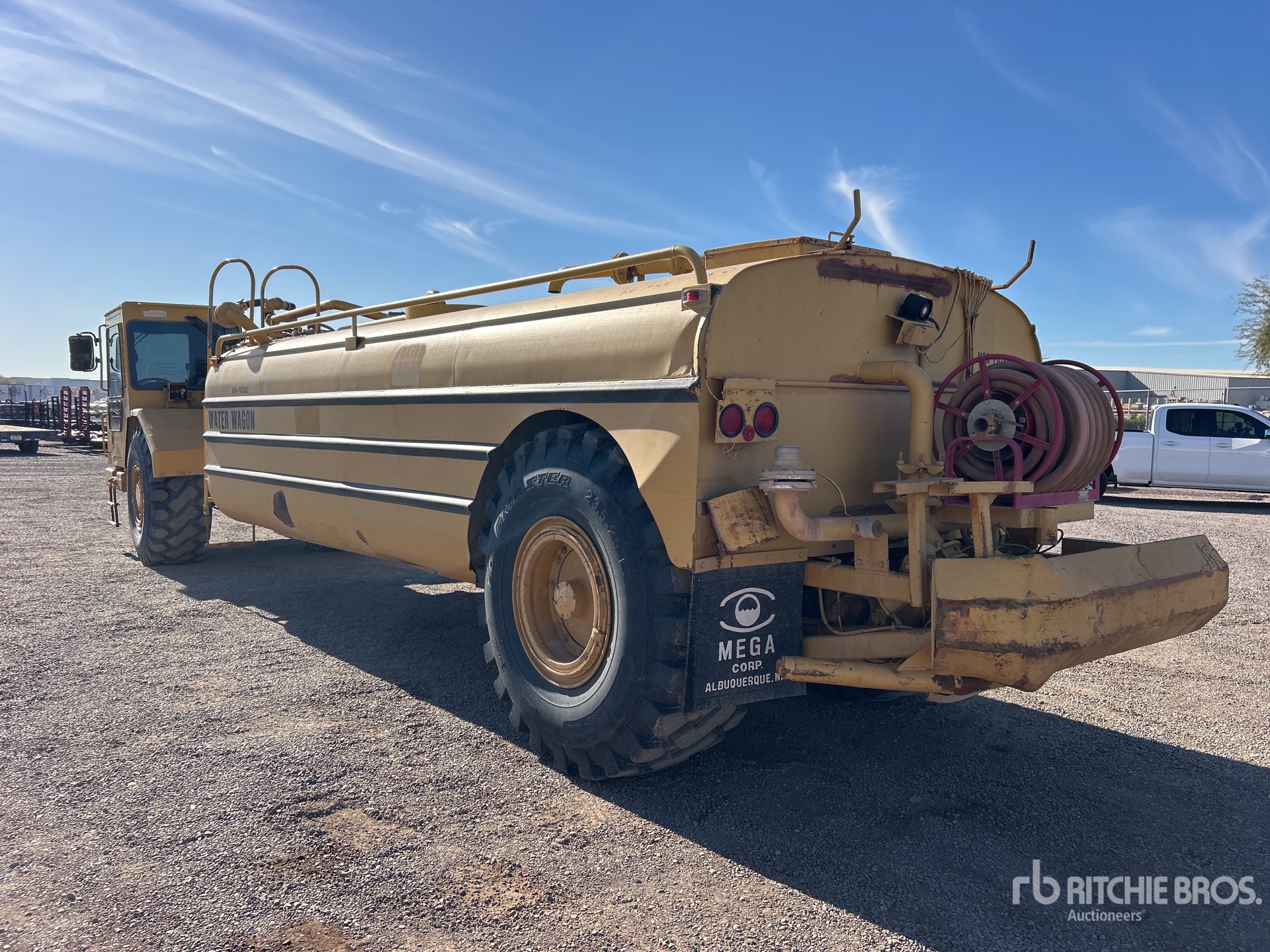 General Appearance with Imagen: esquina trasera izquierda