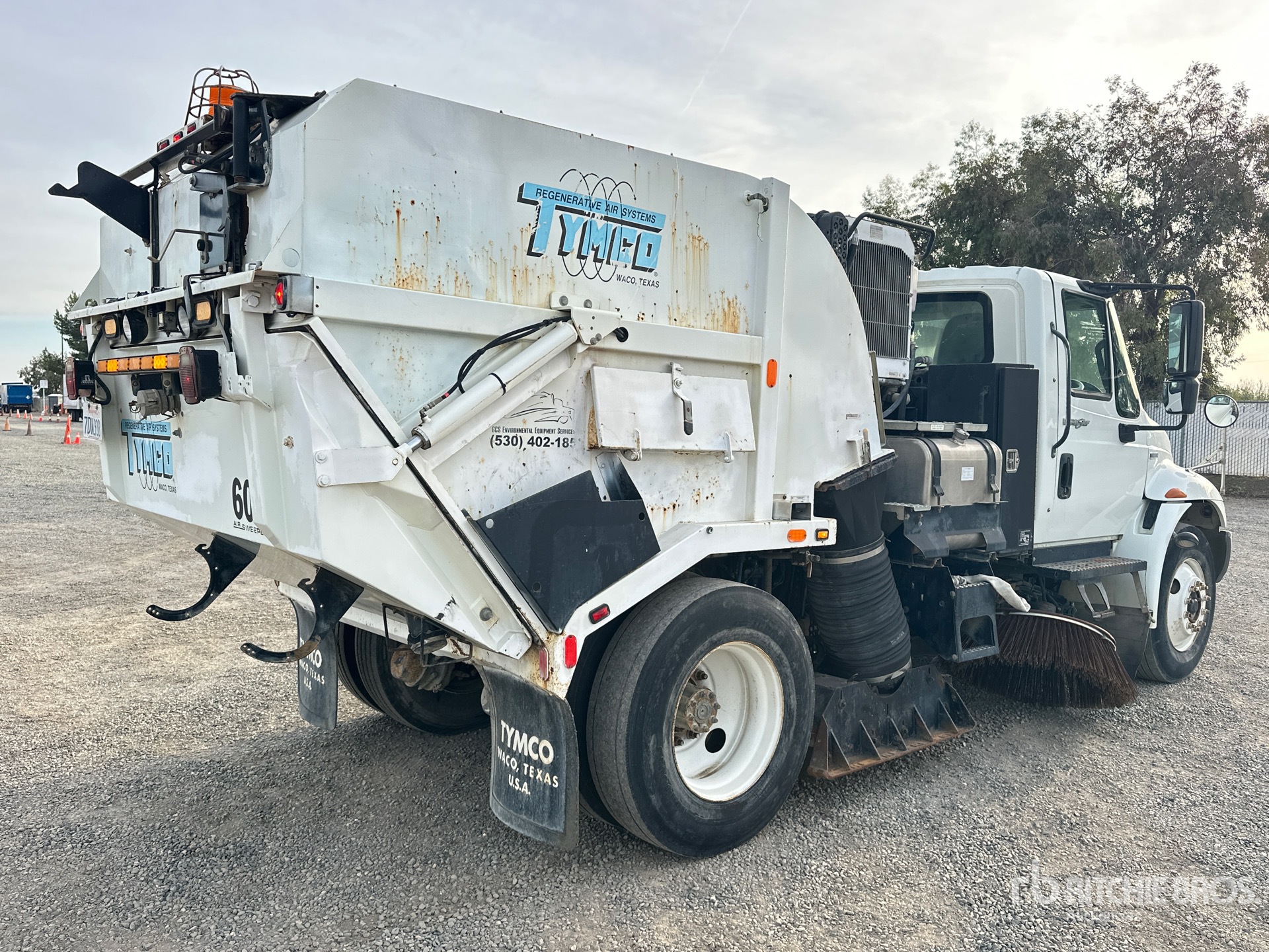 General Appearance with Picture, Right Rear Corner