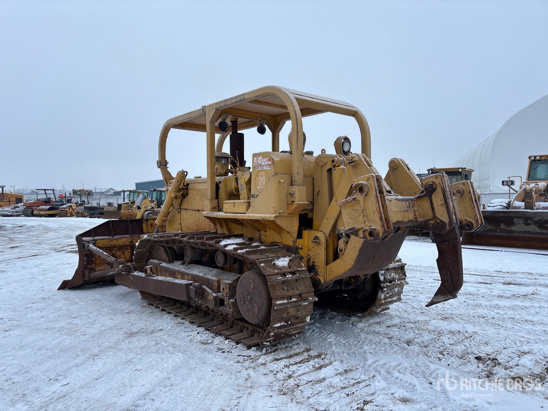 General Appearance with Foto, angolo posteriore sinistro