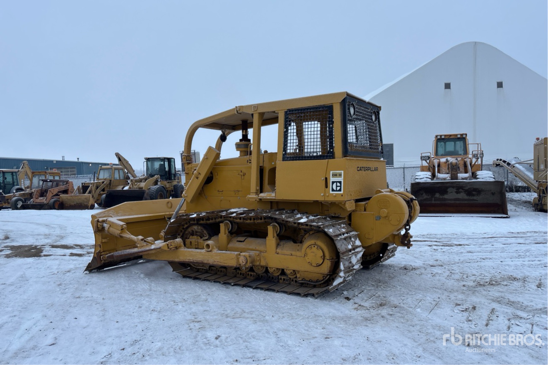 General Appearance with Foto, angolo posteriore sinistro