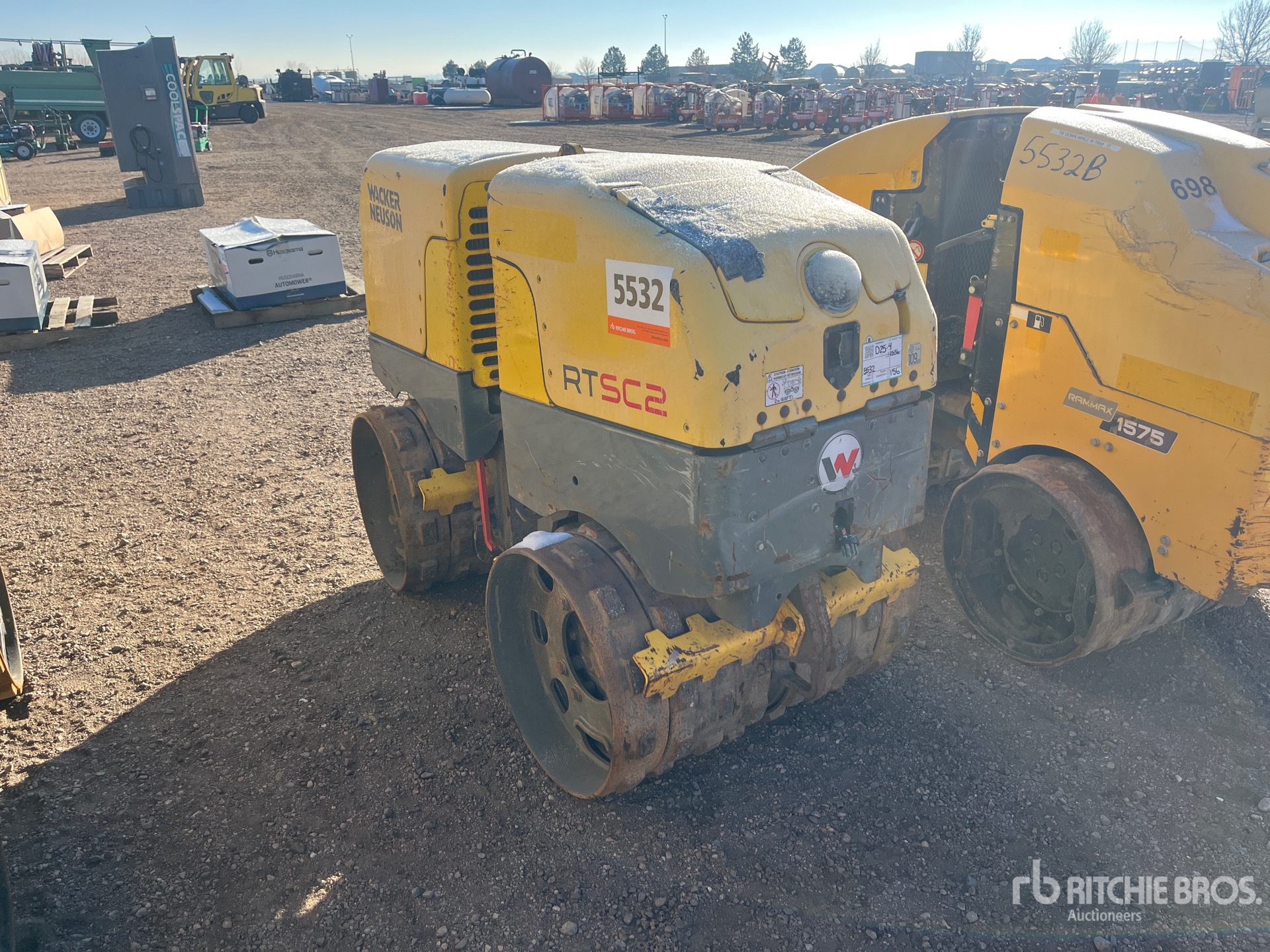 General Appearance with Picture, Right Front Corner