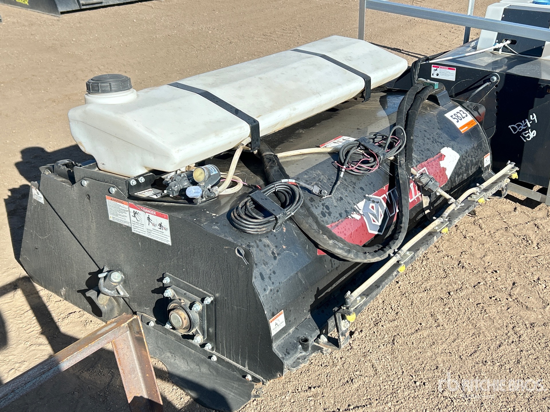 General Appearance with Image, coin avant droit