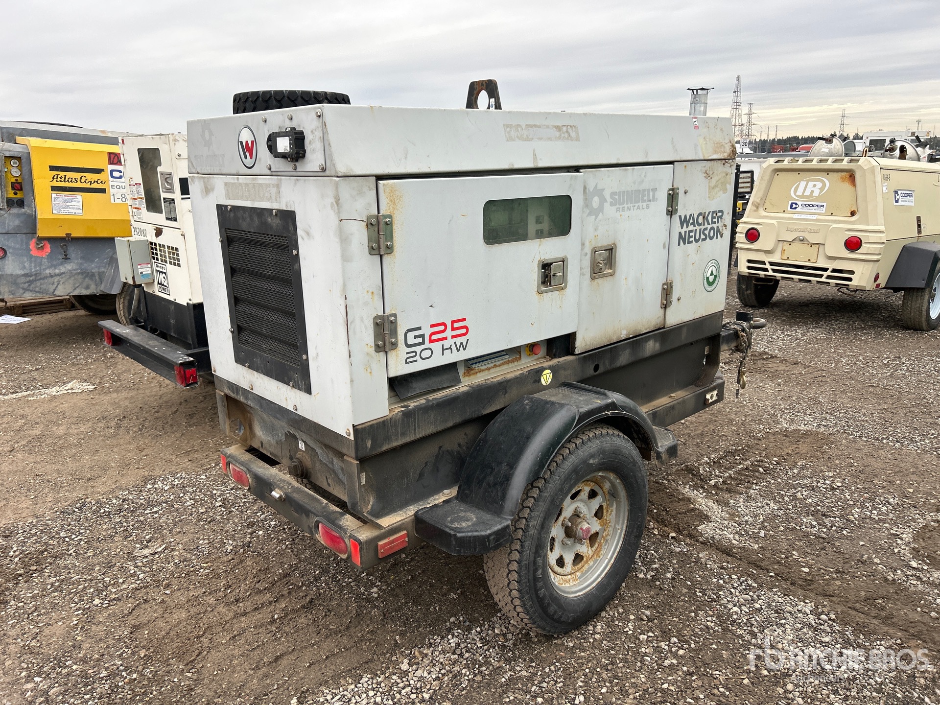 General Appearance with Imagen: esquina trasera derecha