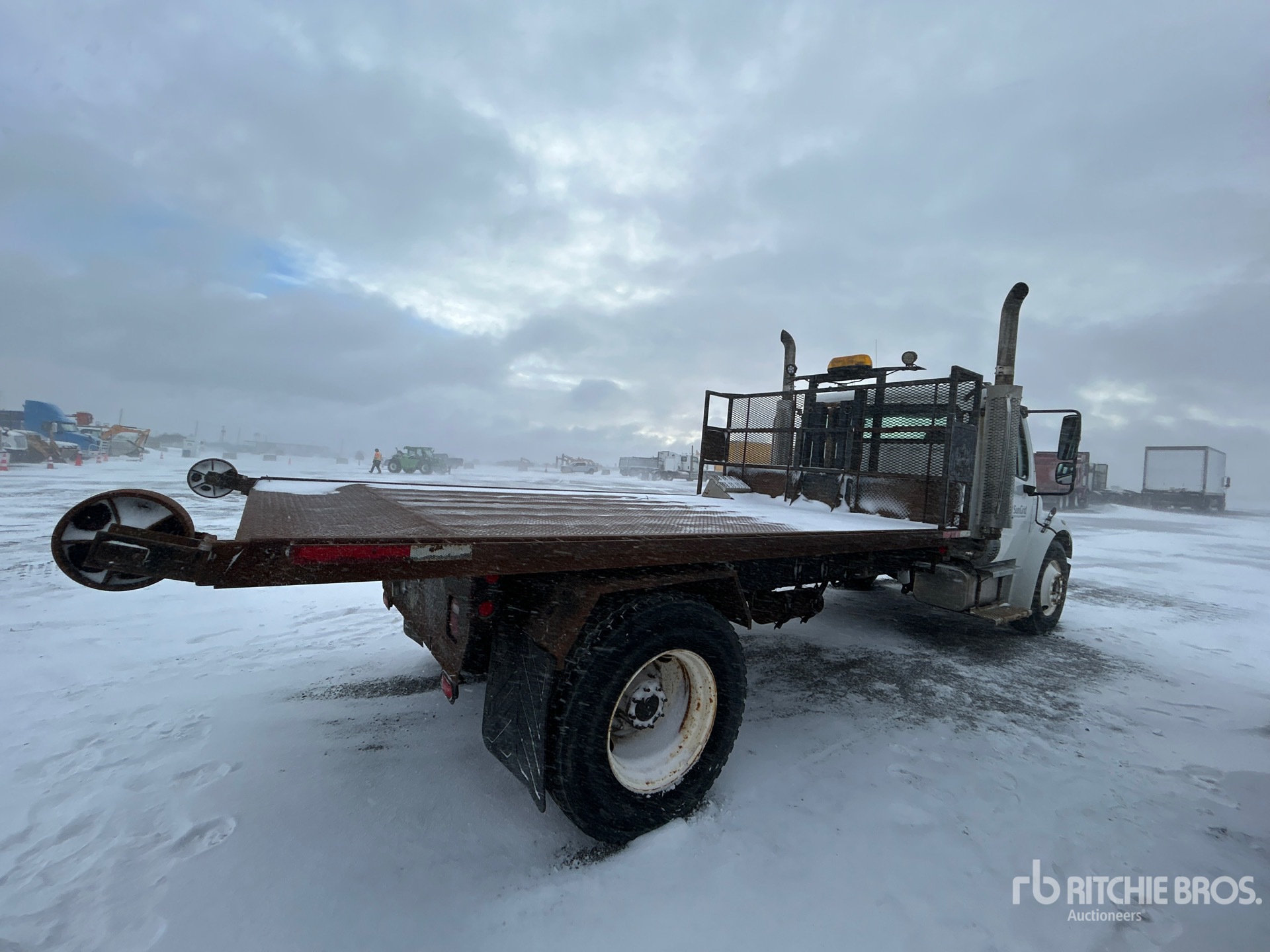 General Appearance with Bild, Ecke hinten rechts