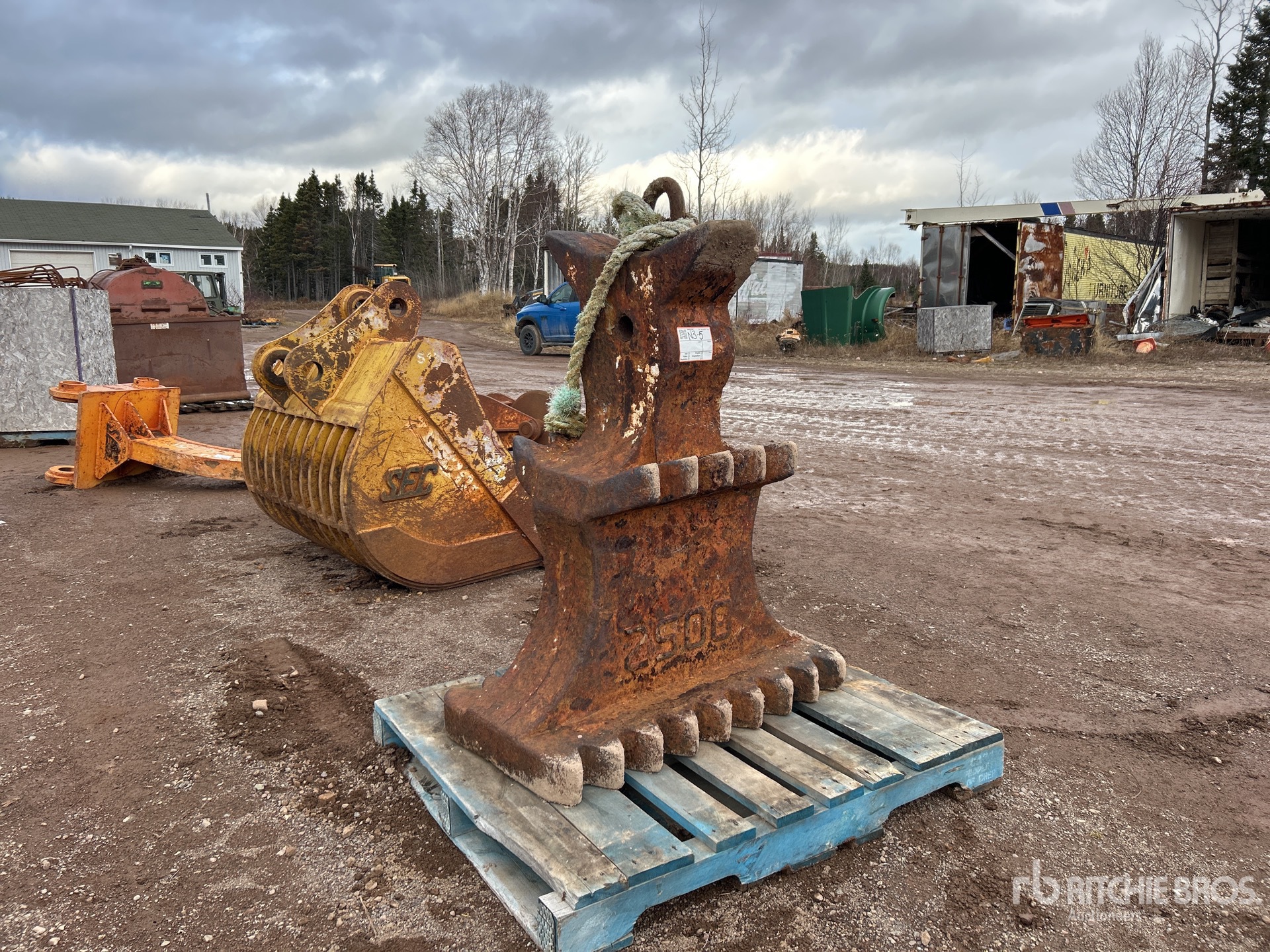 General Appearance with Picture, Right Rear Corner