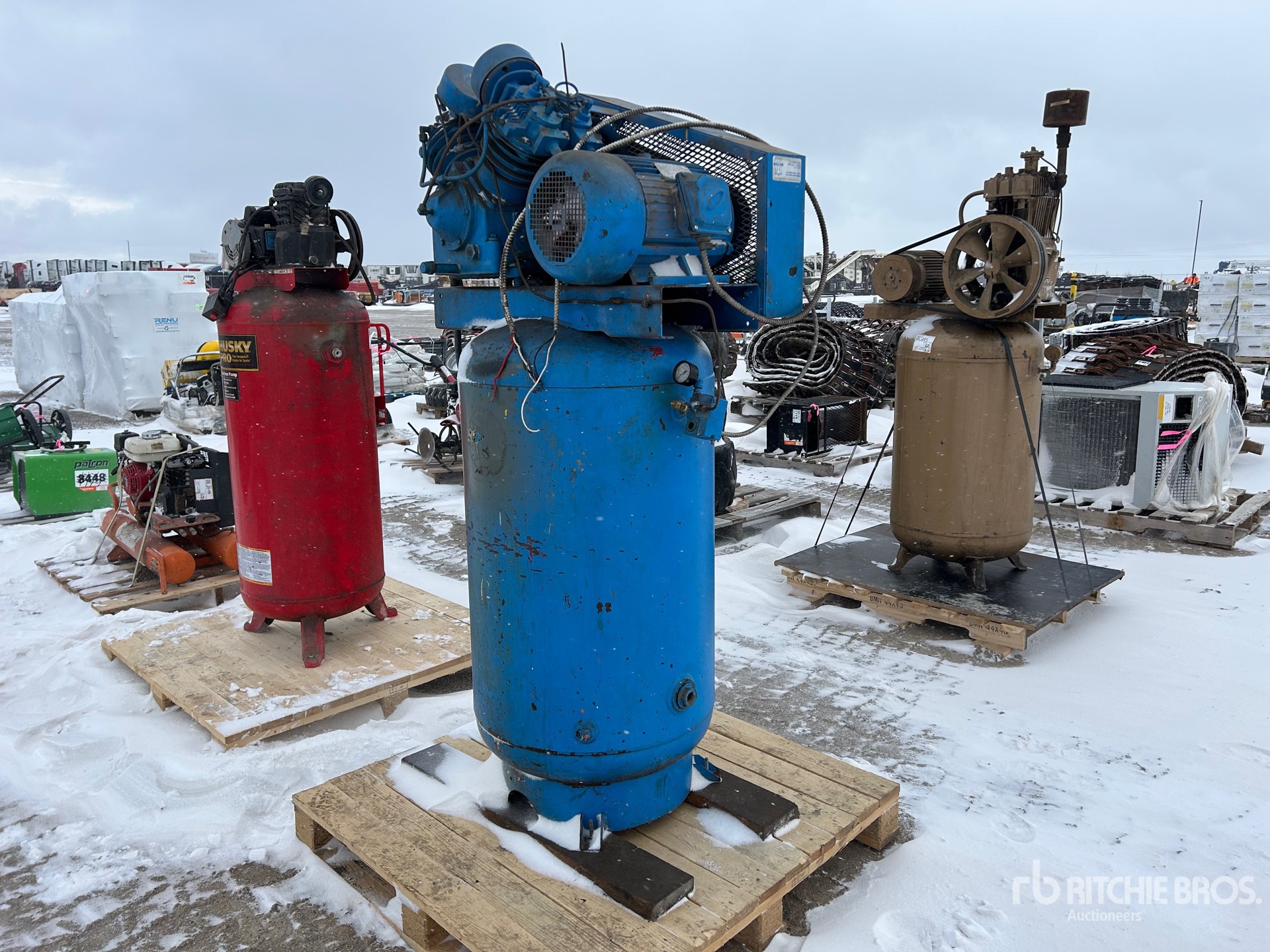 General Appearance with Foto, angolo anteriore destro