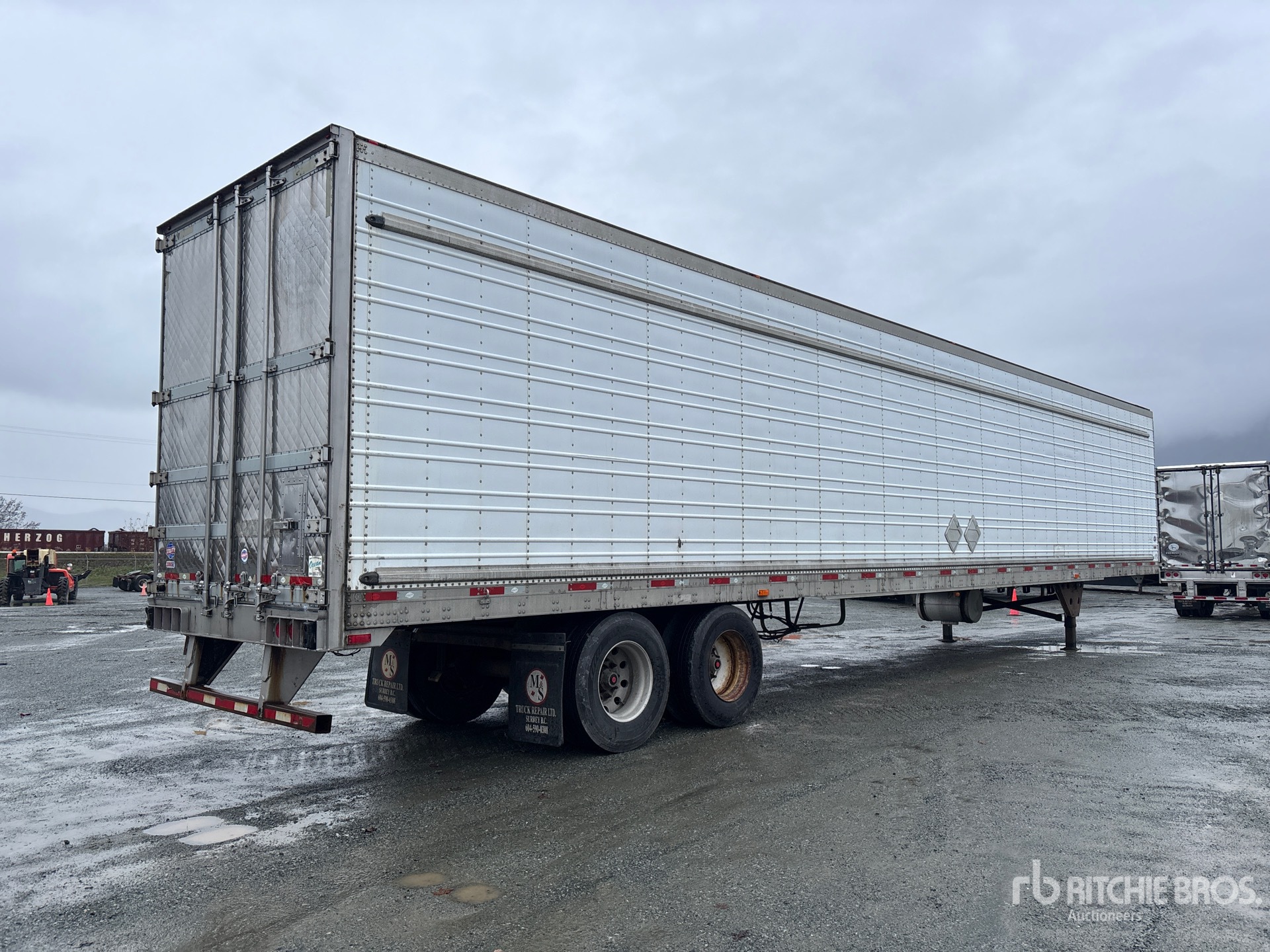 General Appearance with Foto, angolo anteriore sinistro