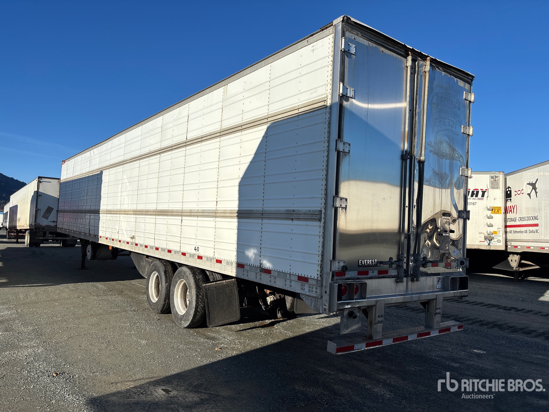 General Appearance with Foto, angolo posteriore sinistro