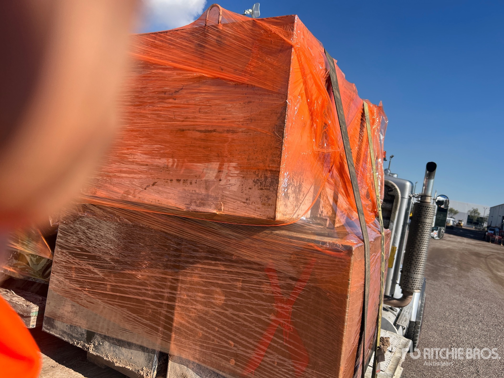 General Appearance with Featured Photo