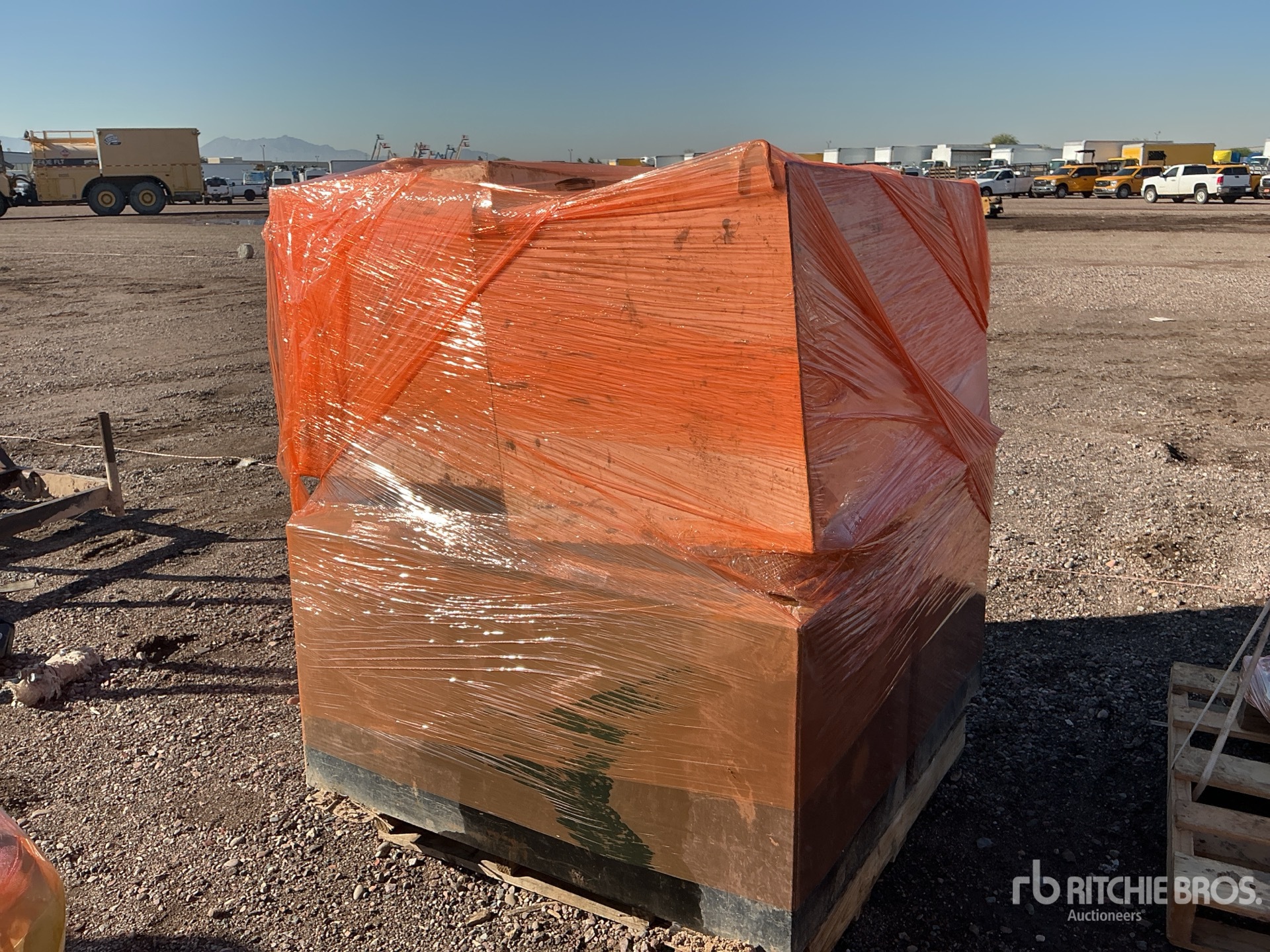 General Appearance with Bild, Ecke vorne links