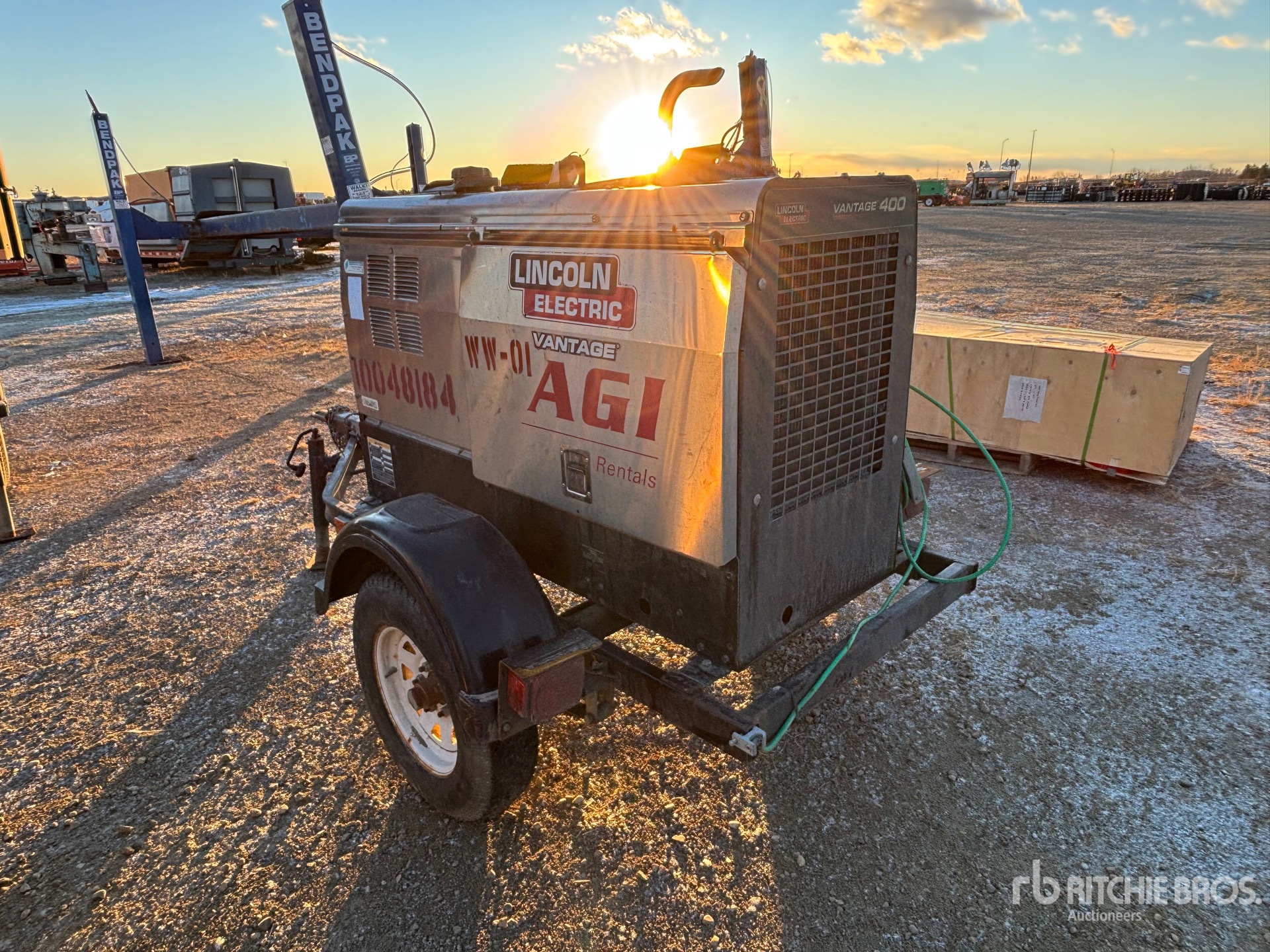 General Appearance with Bild, Ecke hinten links